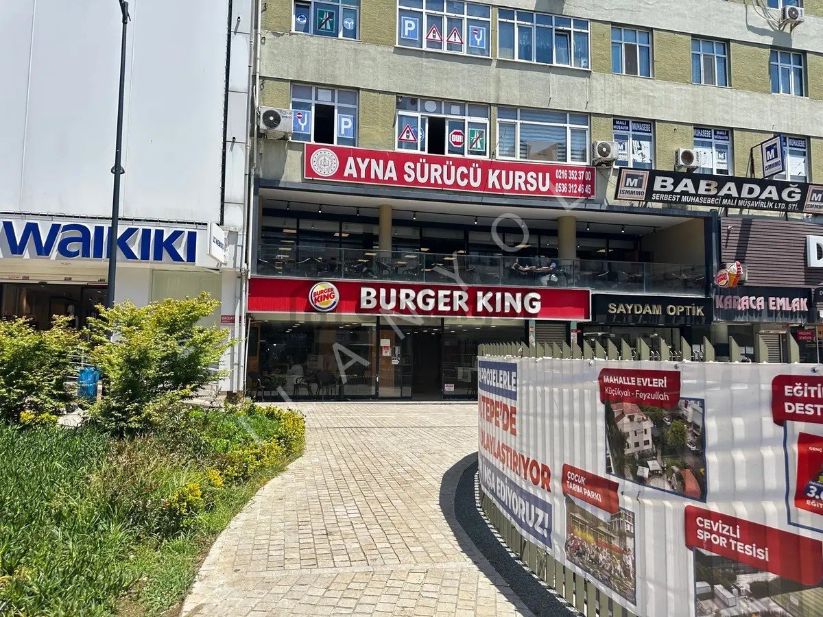 Maltepe Bağdat Caddesinde Satılık Kurumsal Kiracılı 560 Mdükkan