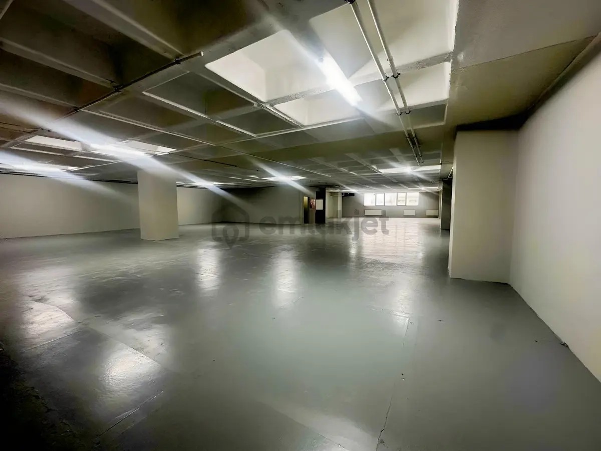 Akçaburgaz'da Kiralık Fabrika Katı