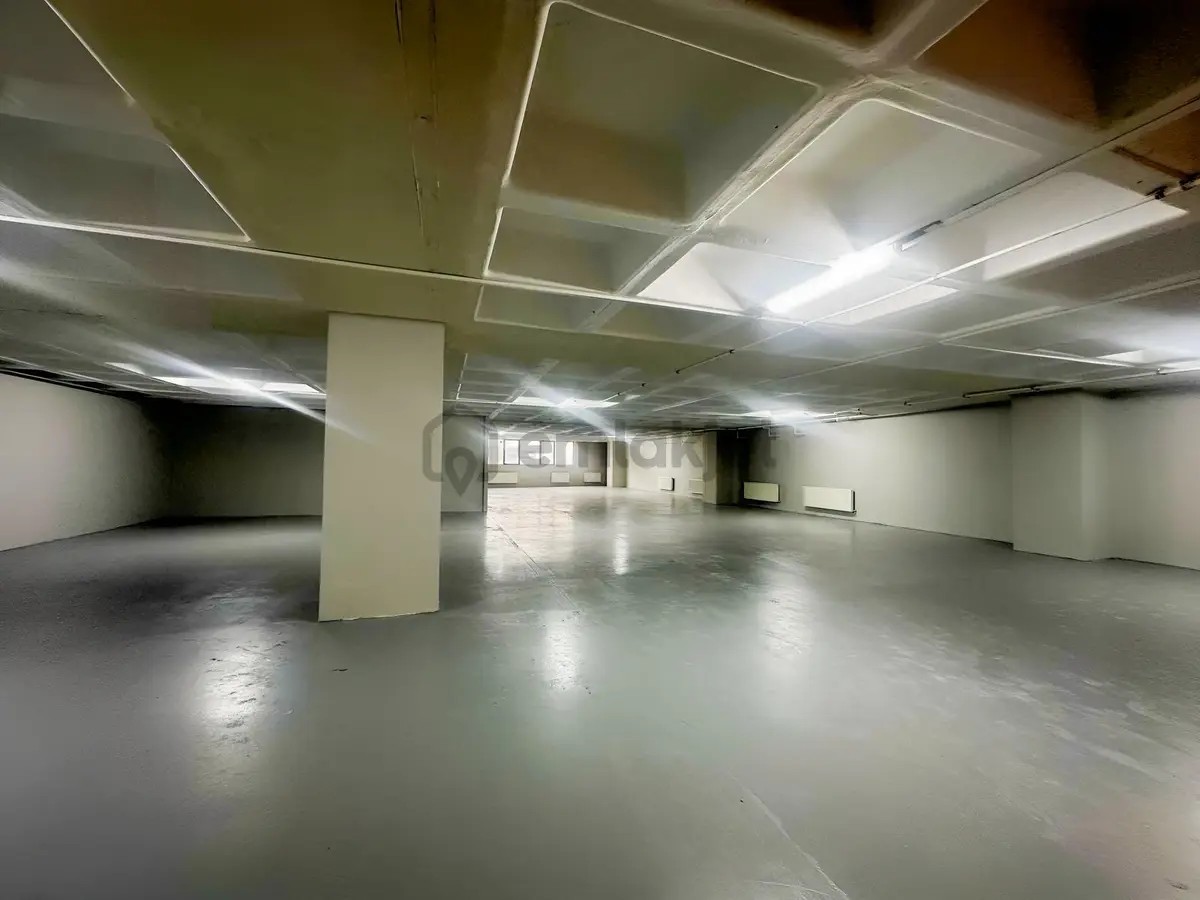 Akçaburgaz'da Kiralık Fabrika Katı
