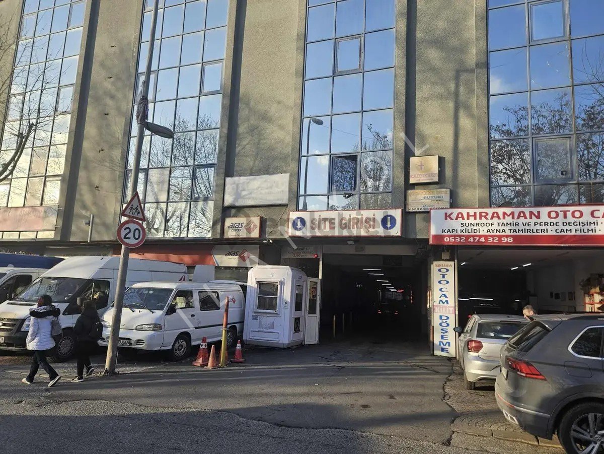 Sefaköy Beşyol Pakten Mutlu San. Sit. 100 M² Kiralık Depo