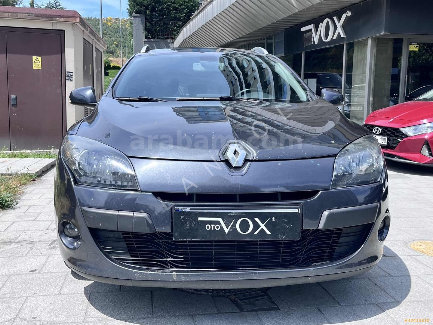 Galeriden Renault Megane 1.5 dCi Sport Tourer Privilege 2011 Model İstanbul 240.000 km Siyah