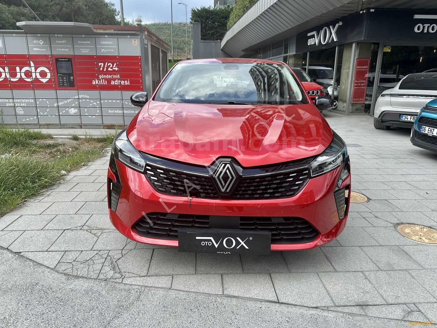 Galeriden Renault Clio 1.0 TCe Evolution 2023 Model İstanbul 60.000 km Kırmızı