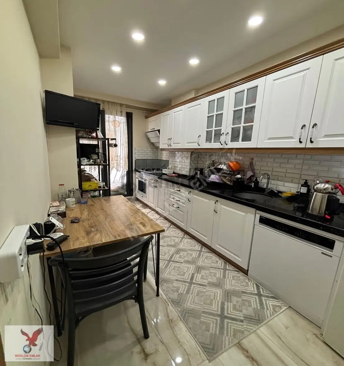 Müslüm Emlaktan D.köşklerde 1+1 Balkonlu Satılık Daire Fırsatı
