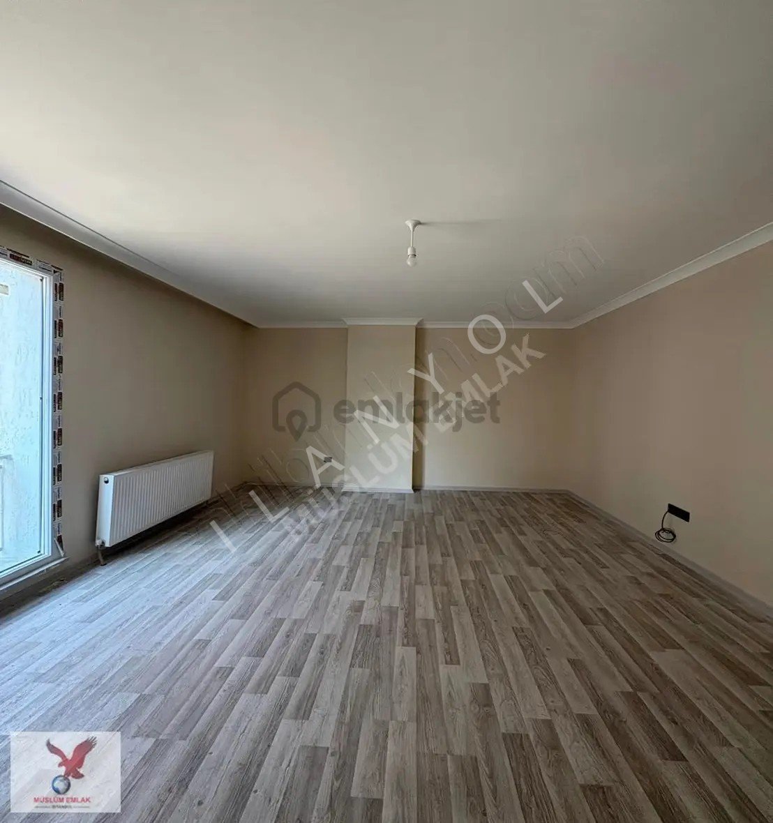 Müslüm Emlaktan Cihangirde 2+1 Ön Cephe Sıfır Ara Kat Daire