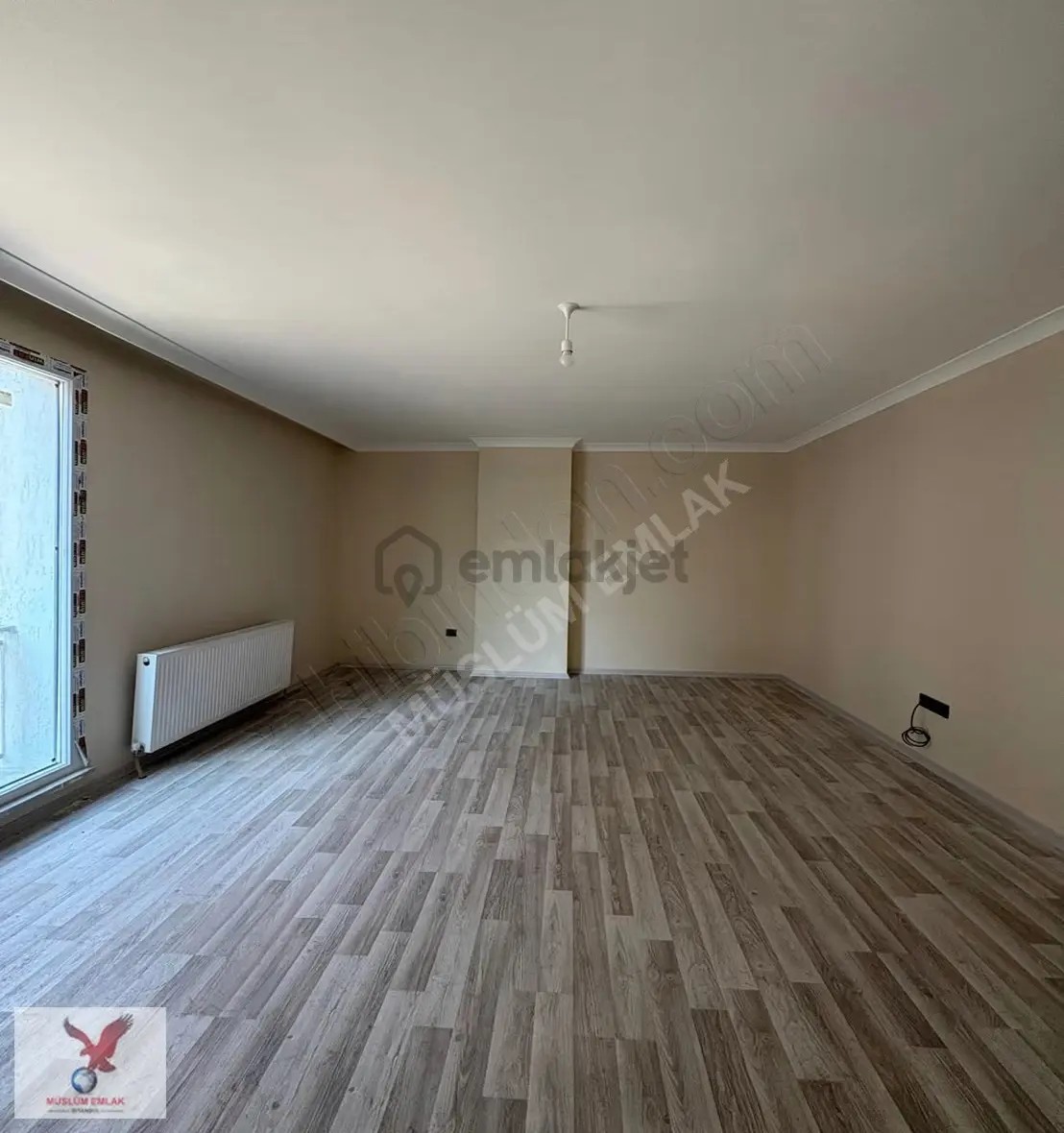 Müslüm Emlaktan Cihangirde 2+1 Ön Cephe Sıfır Ara Kat Daire
