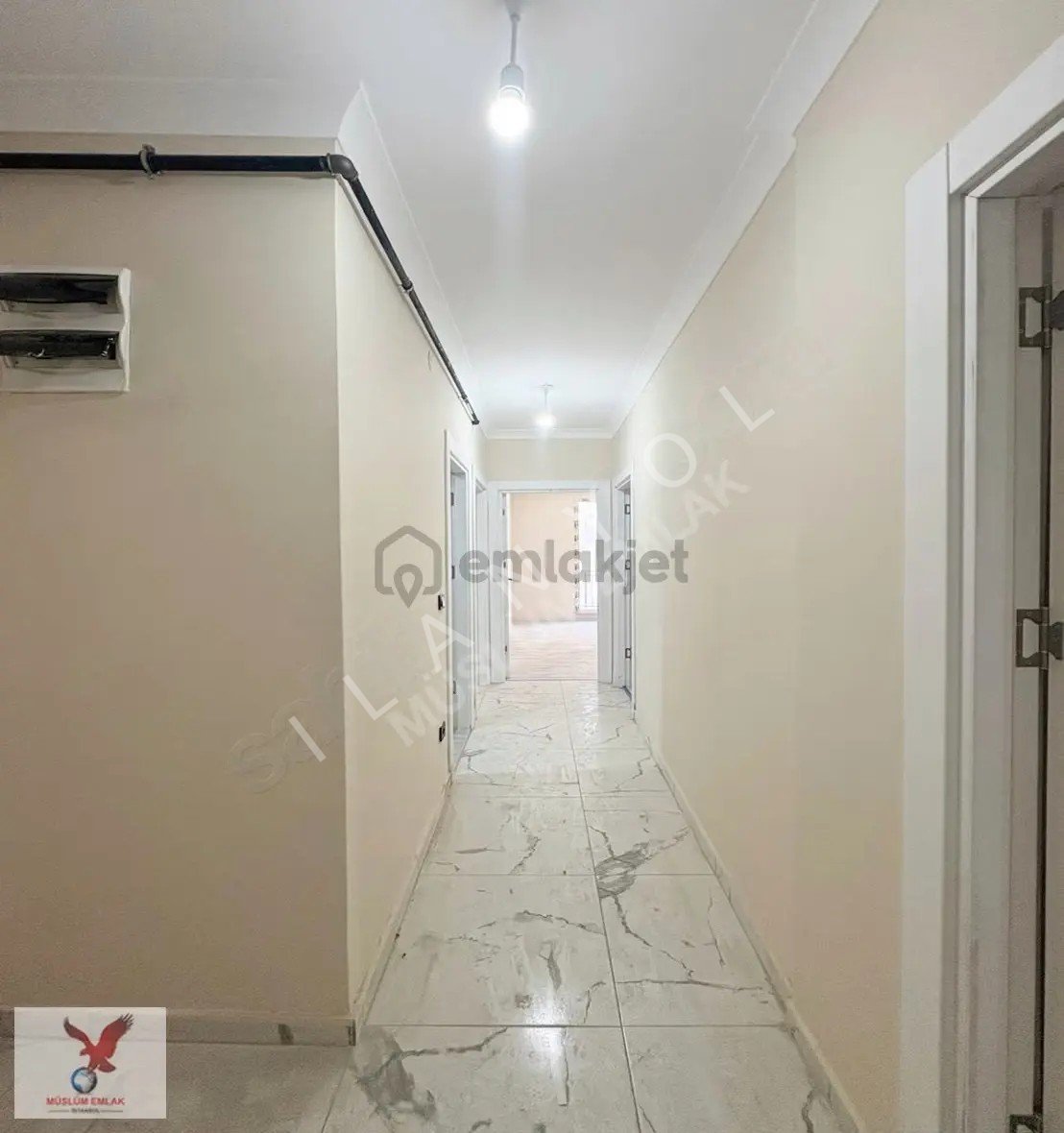 Müslüm Emlaktan Cihangirde 2+1 Ön Cephe Sıfır Ara Kat Daire