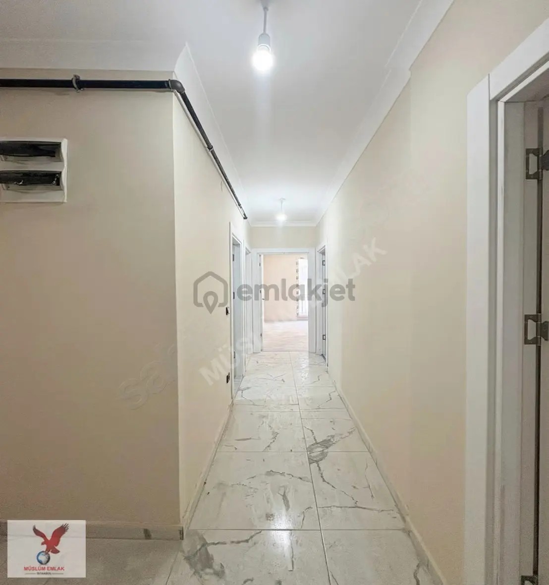 Müslüm Emlaktan Cihangirde 2+1 Ön Cephe Sıfır Ara Kat Daire