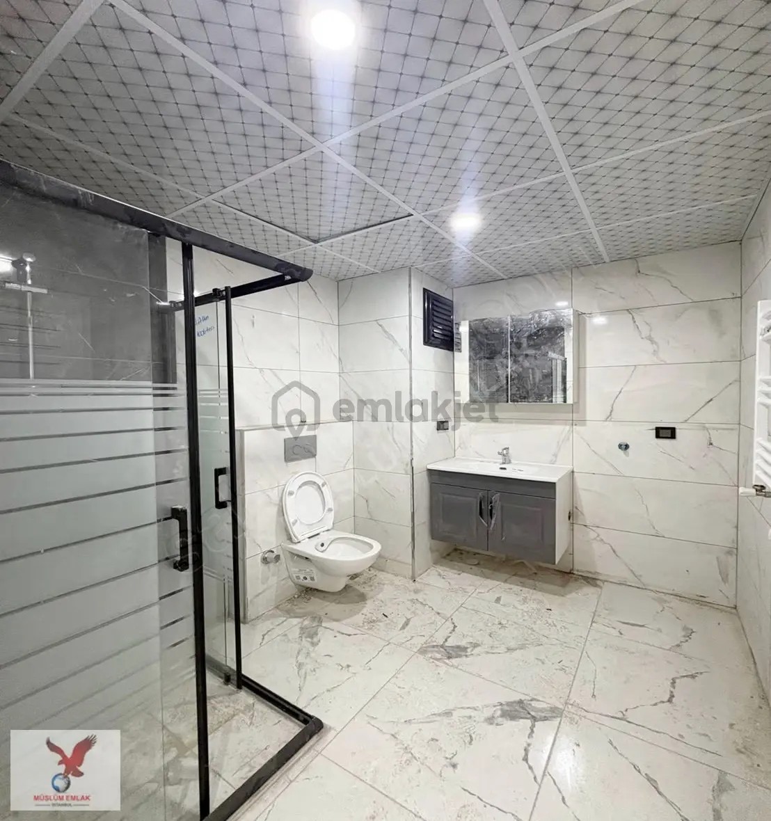 Müslüm Emlaktan Cihangirde 2+1 Ön Cephe Sıfır Ara Kat Daire