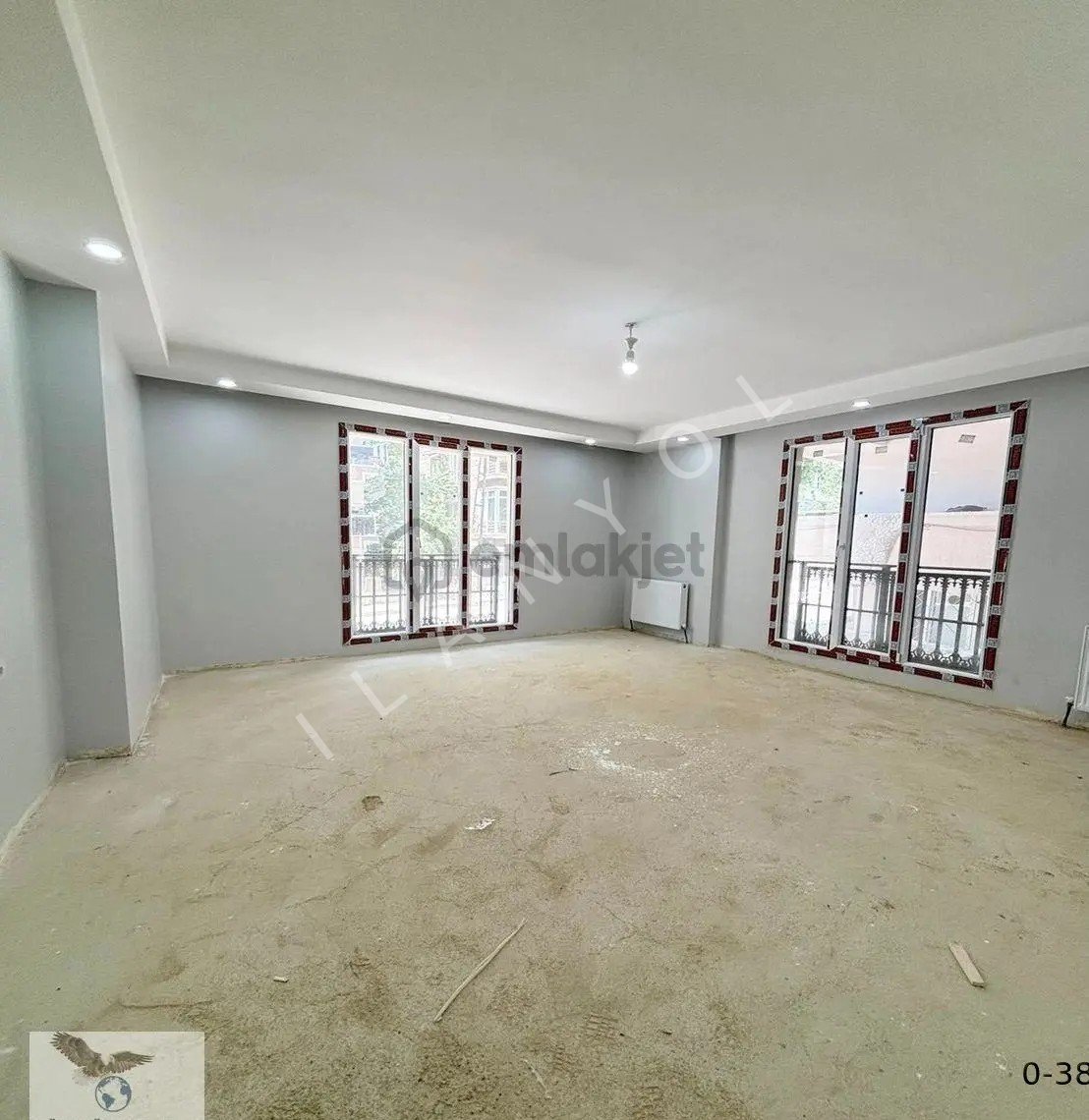 Müslüm Emlaktan Cihangirde 2+1 Düz Giriş Otoparklı Daire