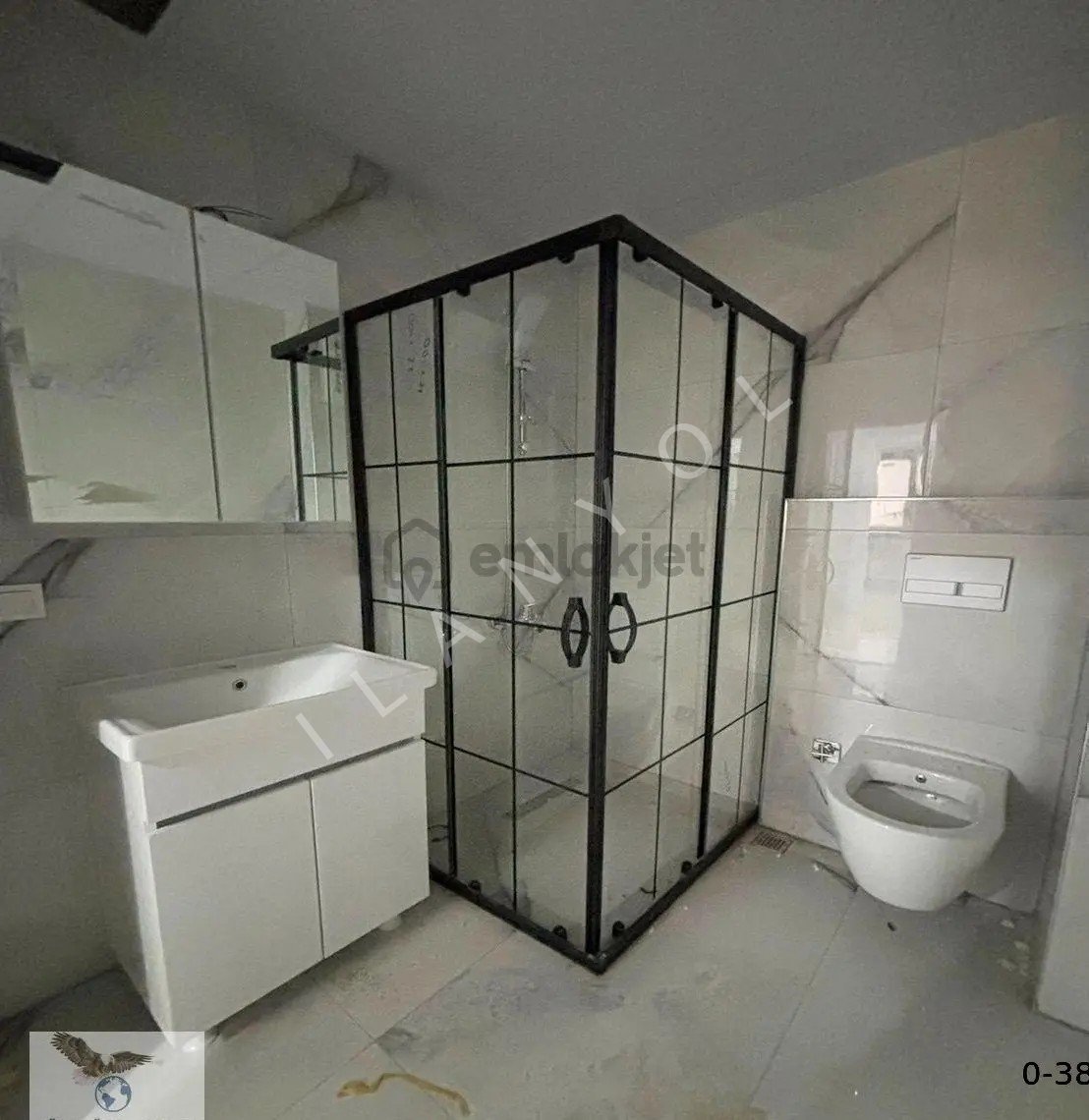 Müslüm Emlaktan Cihangirde 2+1 Düz Giriş Otoparklı Daire