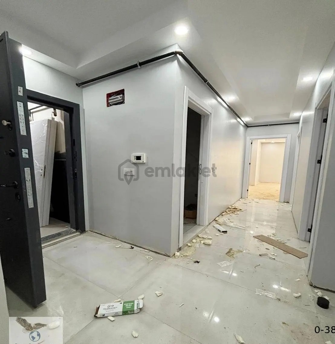 Müslüm Emlaktan Cihangirde 2+1 Düz Giriş Otoparklı Daire
