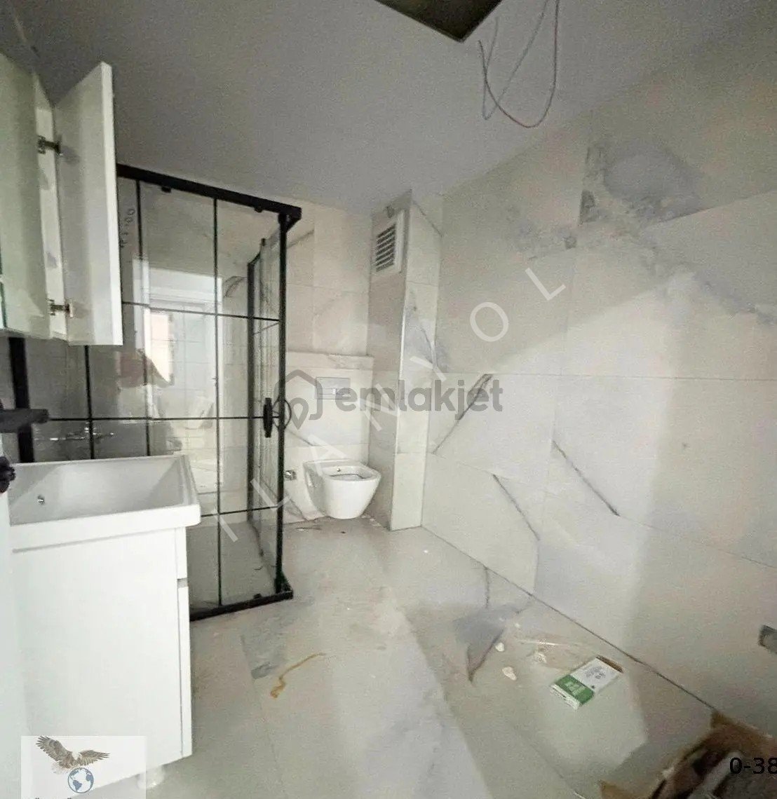 Müslüm Emlaktan Cihangirde 2+1 Düz Giriş Otoparklı Daire
