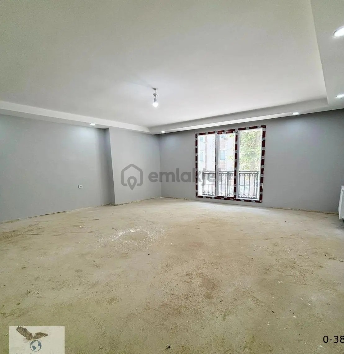 Müslüm Emlaktan Cihangirde 2+1 Düz Giriş Otoparklı Daire