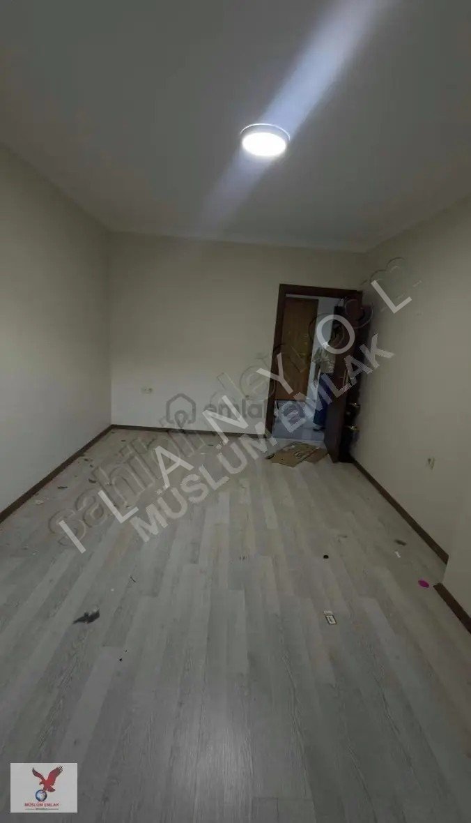 Müslüm Emlaktan Avcılar'da Kiralık Yeni Binada 2+1