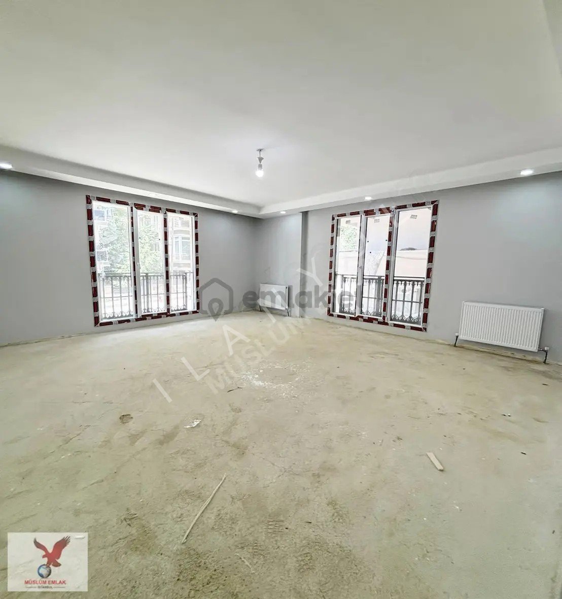 Müslüm Emlaktan Cihangirde 2+1 Otoparklı Sıfır Kullanışlı Daire