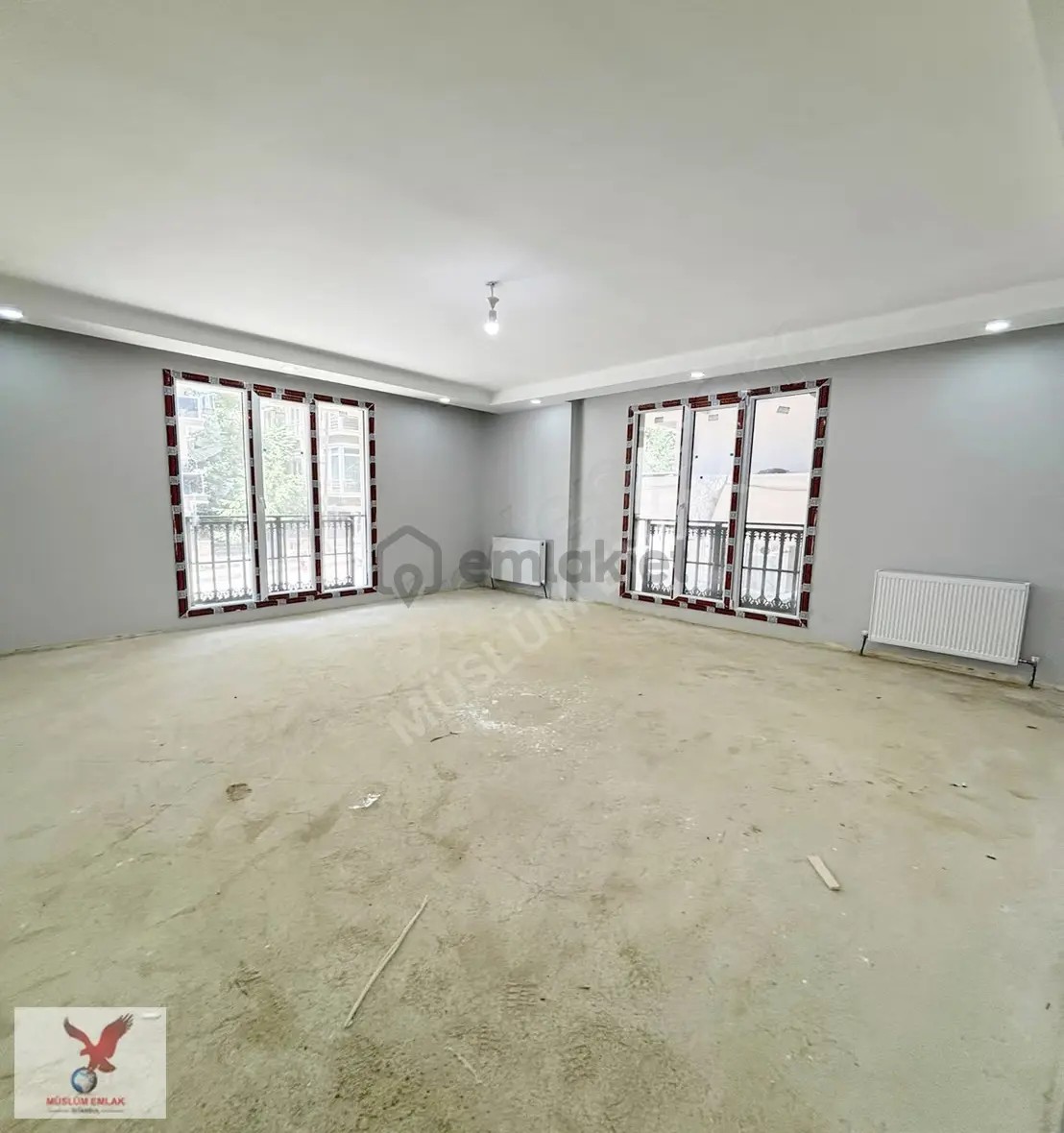 Müslüm Emlaktan Cihangirde 2+1 Otoparklı Sıfır Kullanışlı Daire
