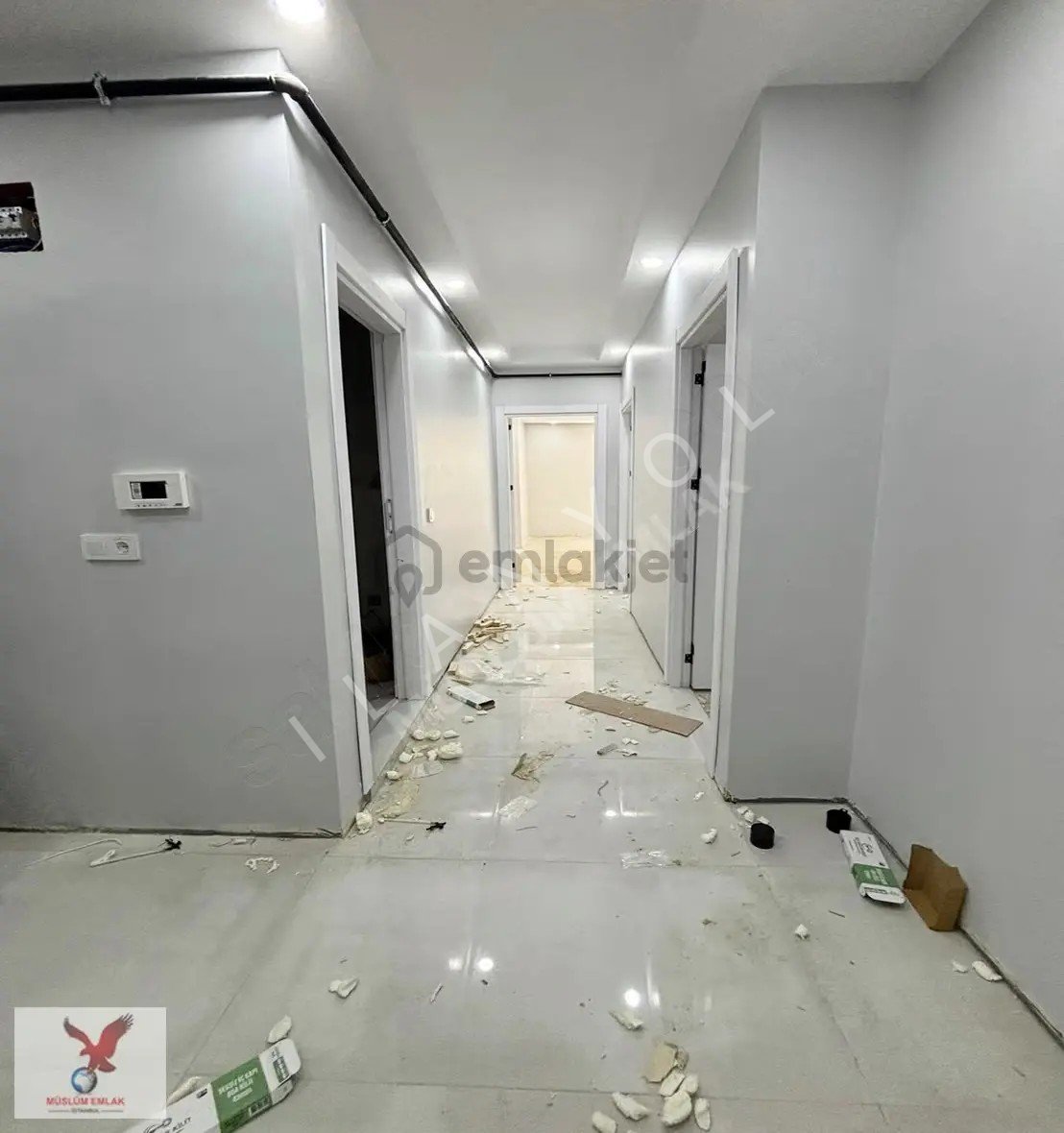 Müslüm Emlaktan Cihangirde 2+1 Otoparklı Sıfır Kullanışlı Daire