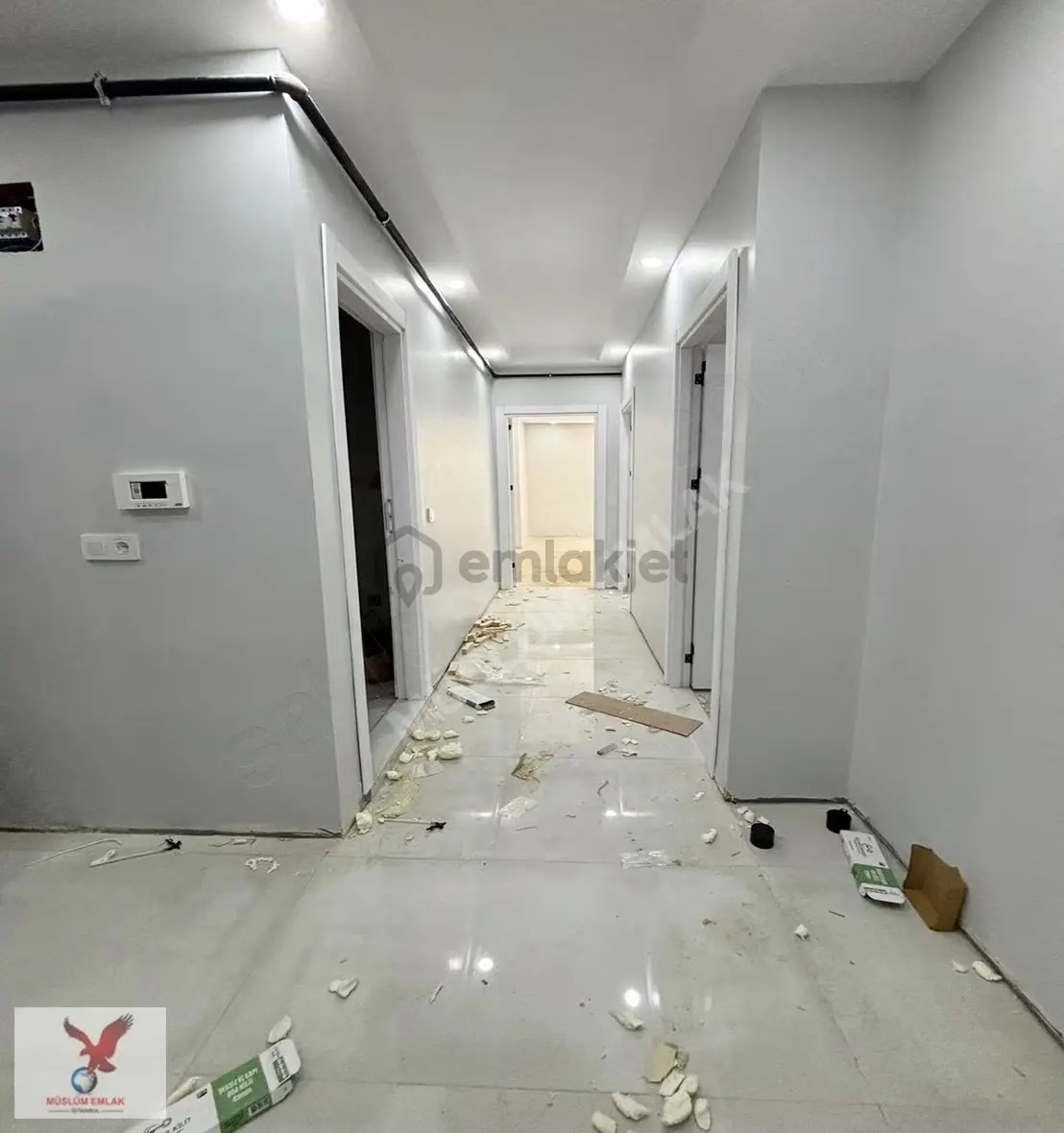 Müslüm Emlaktan Cihangirde 2+1 Otoparklı Sıfır Kullanışlı Daire