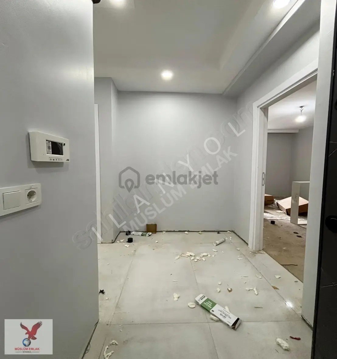 Müslüm Emlaktan Cihangirde 2+1 Otoparklı Sıfır Kullanışlı Daire
