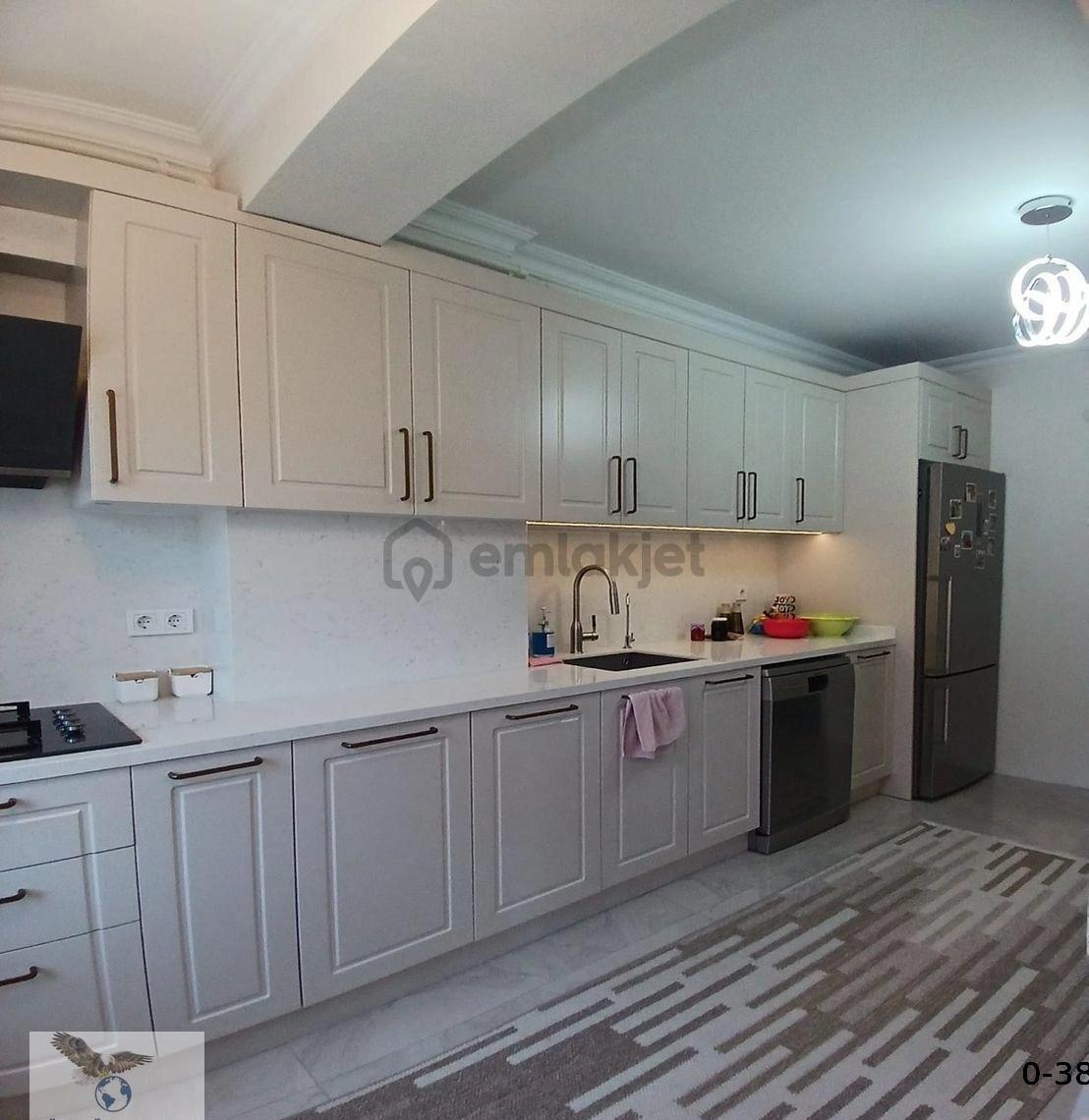 Müslüm Emlaktan Cihangirde 3+1 Masrafsız Ara Kat Daire Fırsatı