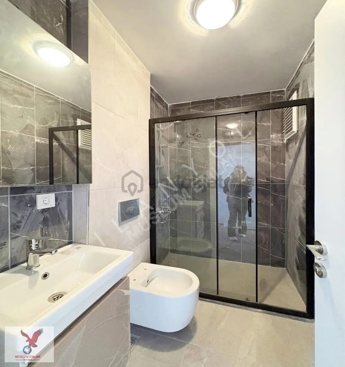 Müslüm Emlaktan Merkezde Butik Site İçerisinde 6+2 Satılık