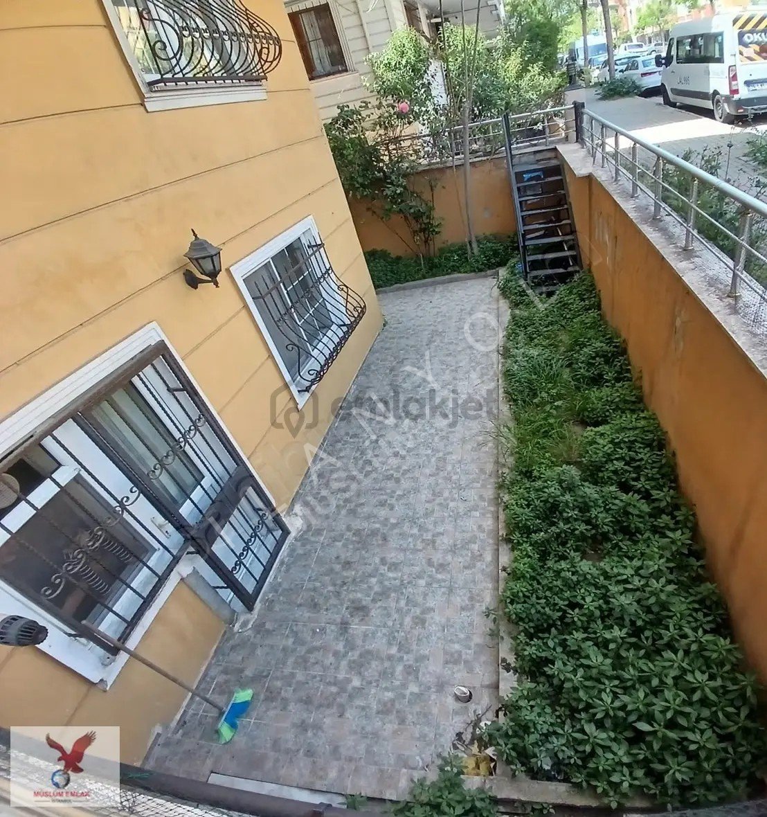Müslüm Emlaktan Cihangirde 2+1 Masrafsız Satılık Daire