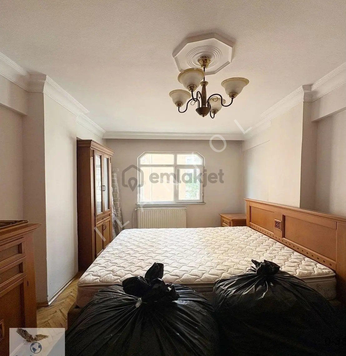 Müslüm Emlaktan Cihangirde 3+1 Asansörlü İhtiyaçtan Satılık Daire