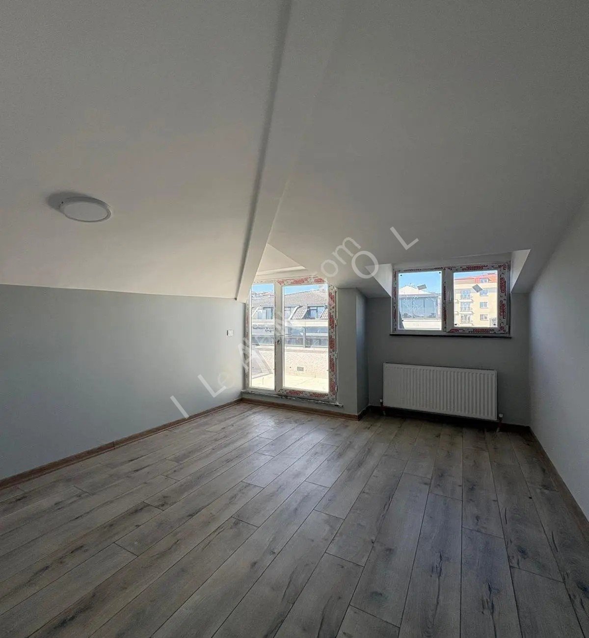 Müslüm Emlaktan Merkezde 4+2 Kapalı Otoparklı Sıfır Dublex
