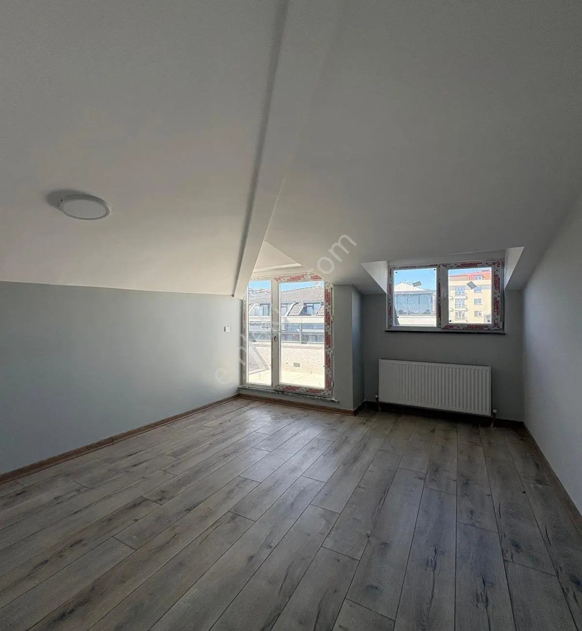 Müslüm Emlaktan Merkezde 4+2 Kapalı Otoparklı Sıfır Dublex