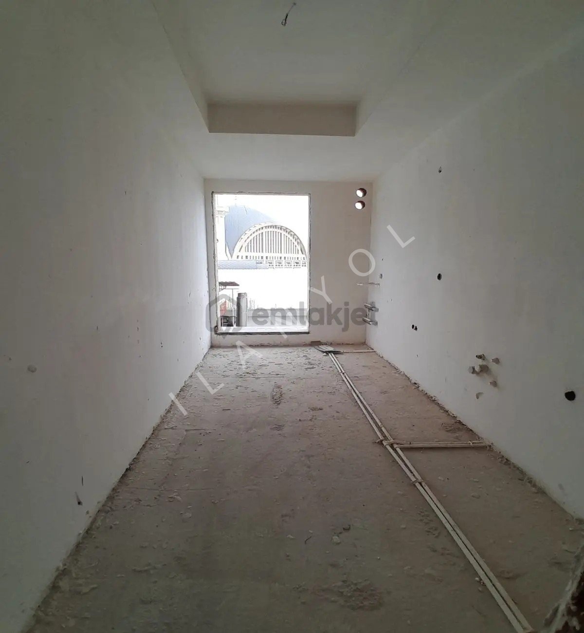 Müslüm Emlaktan Reşitpaşa Cad.üzerinde3+1 Sıfır Daire Fırsatı
