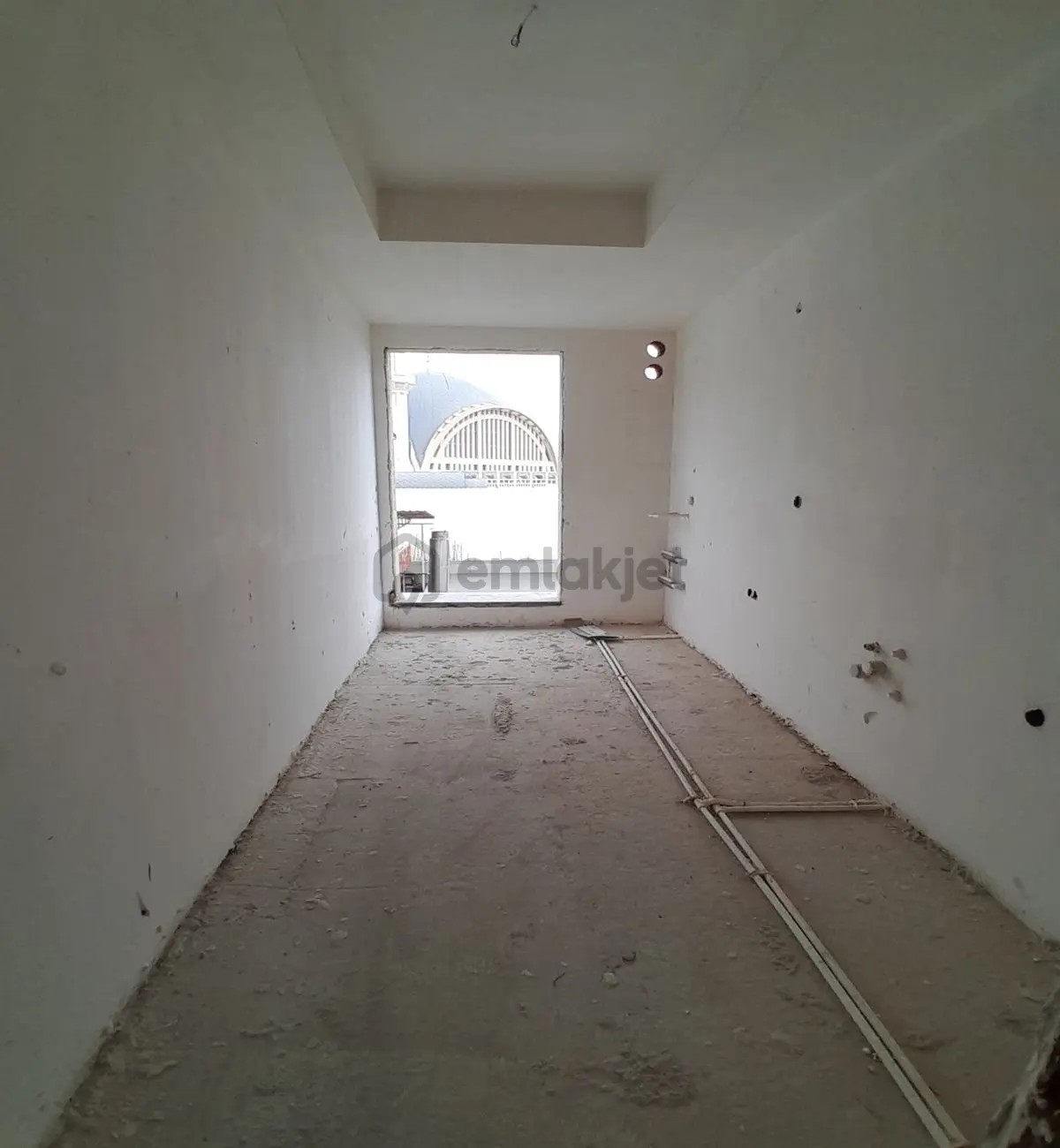 Müslüm Emlaktan Reşitpaşa Cad.üzerinde3+1 Sıfır Daire Fırsatı