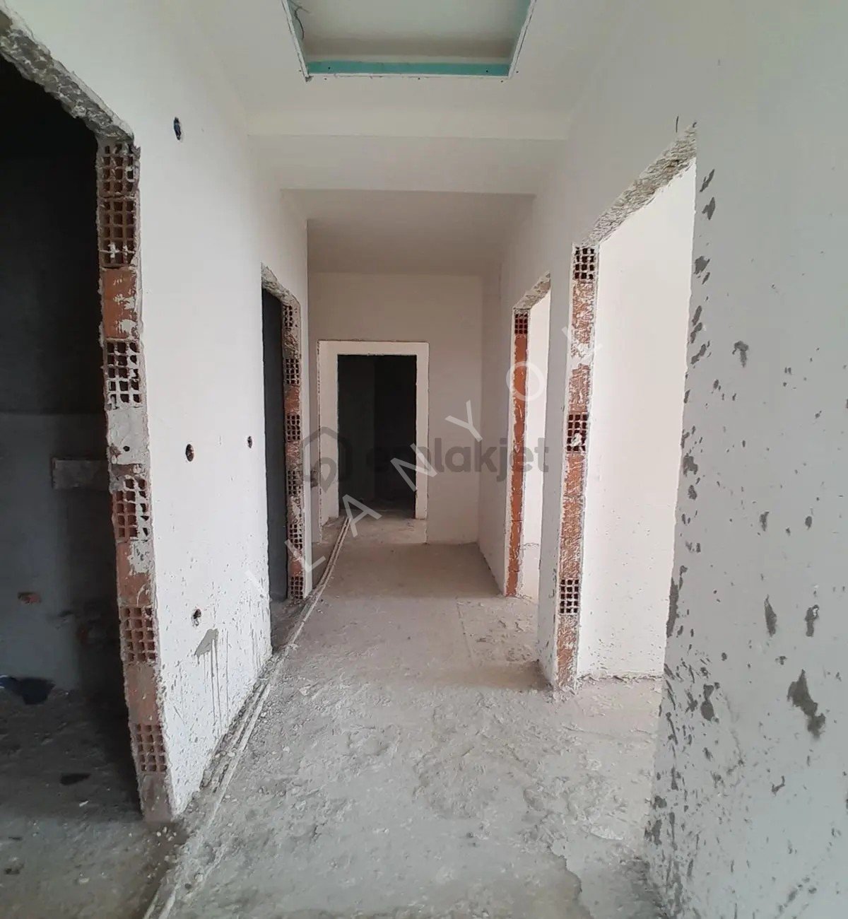 Müslüm Emlaktan Reşitpaşa Cad.üzerinde3+1 Sıfır Daire Fırsatı