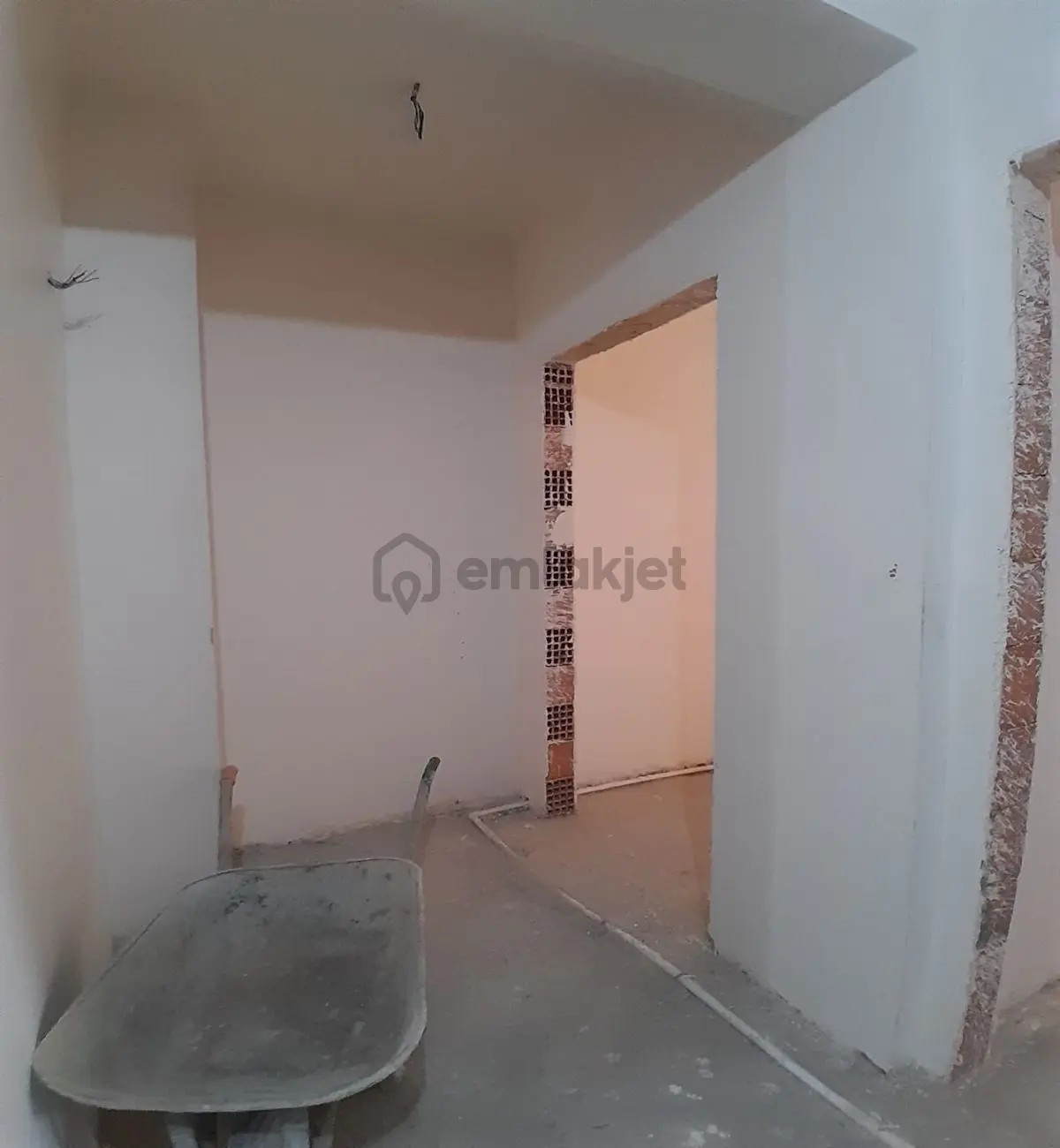Müslüm Emlaktan Reşitpaşa Cad.üzerinde3+1 Sıfır Daire Fırsatı