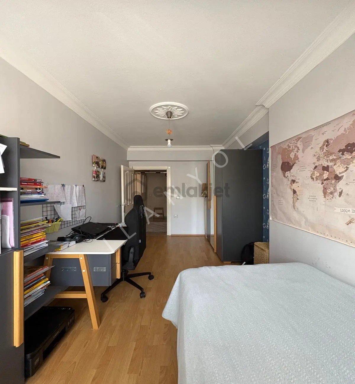 Müslüm Emlaktan Cihangir Kaymakamlığına Yakın 3+1 19 Yıllık Daire