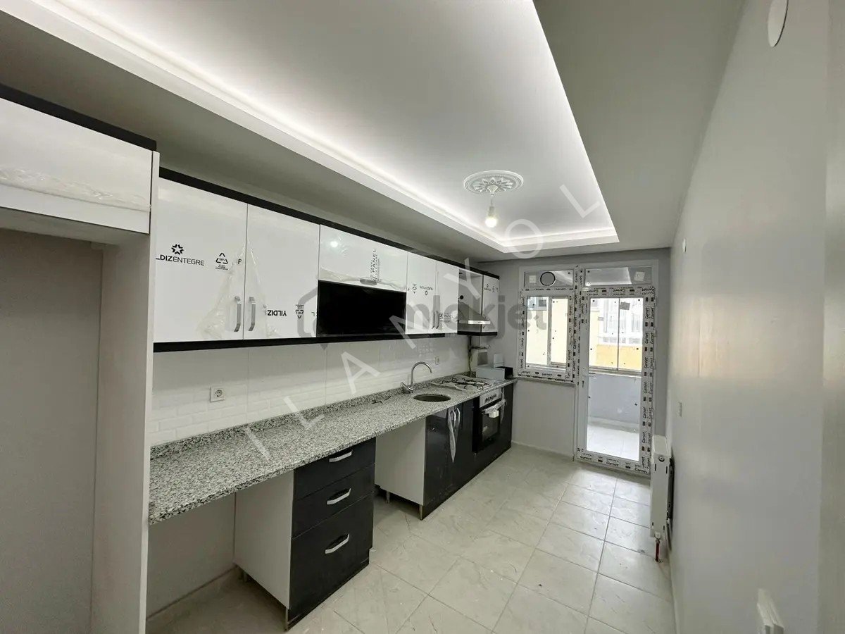 Müslüm Emlaktan Ambarlıda 4+2 Deniz Manzaralı Otoparklı Dublex