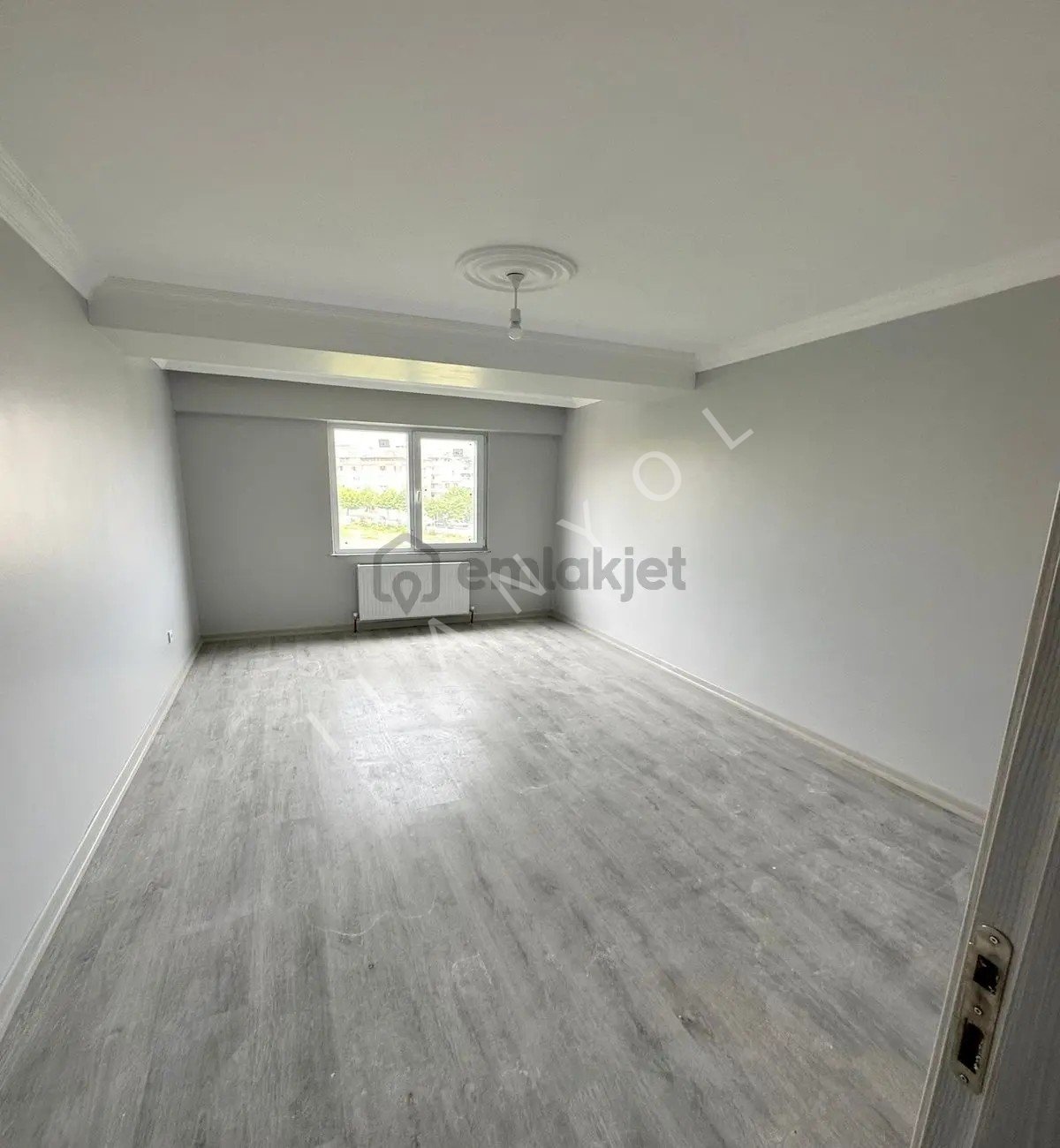 Müslüm Emlaktan Ambarlıda 4+2 Deniz Manzaralı Otoparklı Dublex