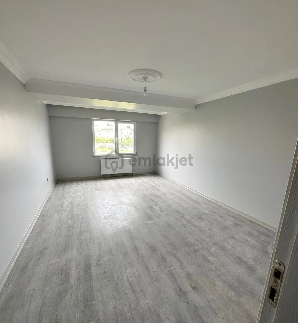 Müslüm Emlaktan Ambarlıda 4+2 Deniz Manzaralı Otoparklı Dublex