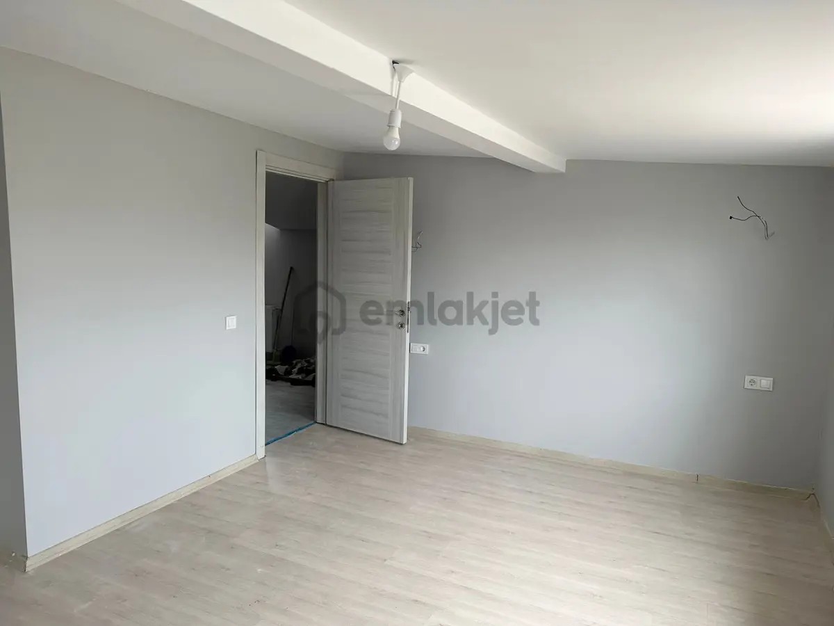 Müslüm Emlaktan Ambarlıda 4+2 Deniz Manzaralı Otoparklı Dublex