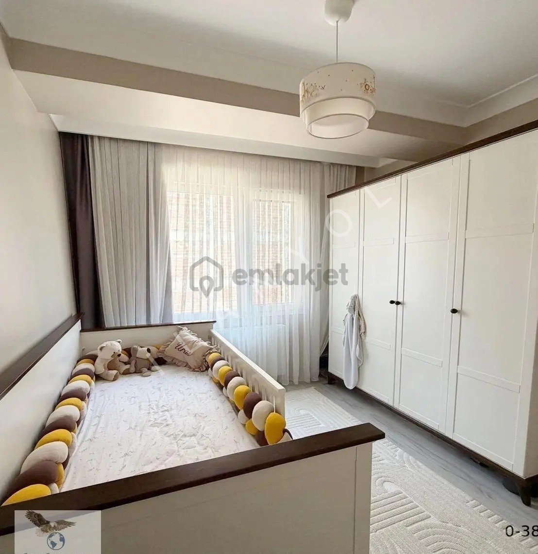 Müslüm Emlaktan Merkezde Yeni Bina 2+1 İhtiyaçtan Satılık Daire