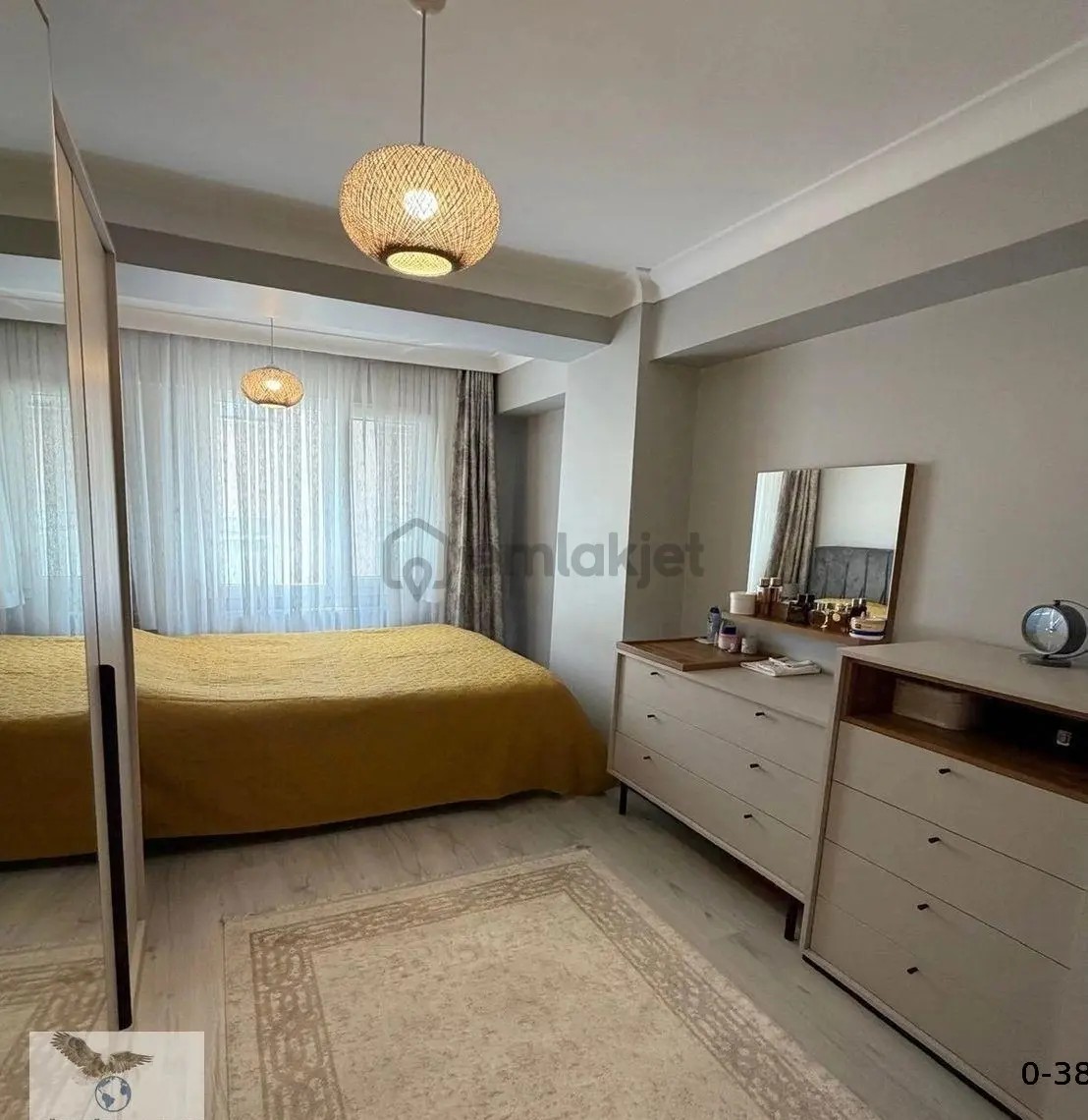 Müslüm Emlaktan Merkezde Yeni Bina 2+1 İhtiyaçtan Satılık Daire