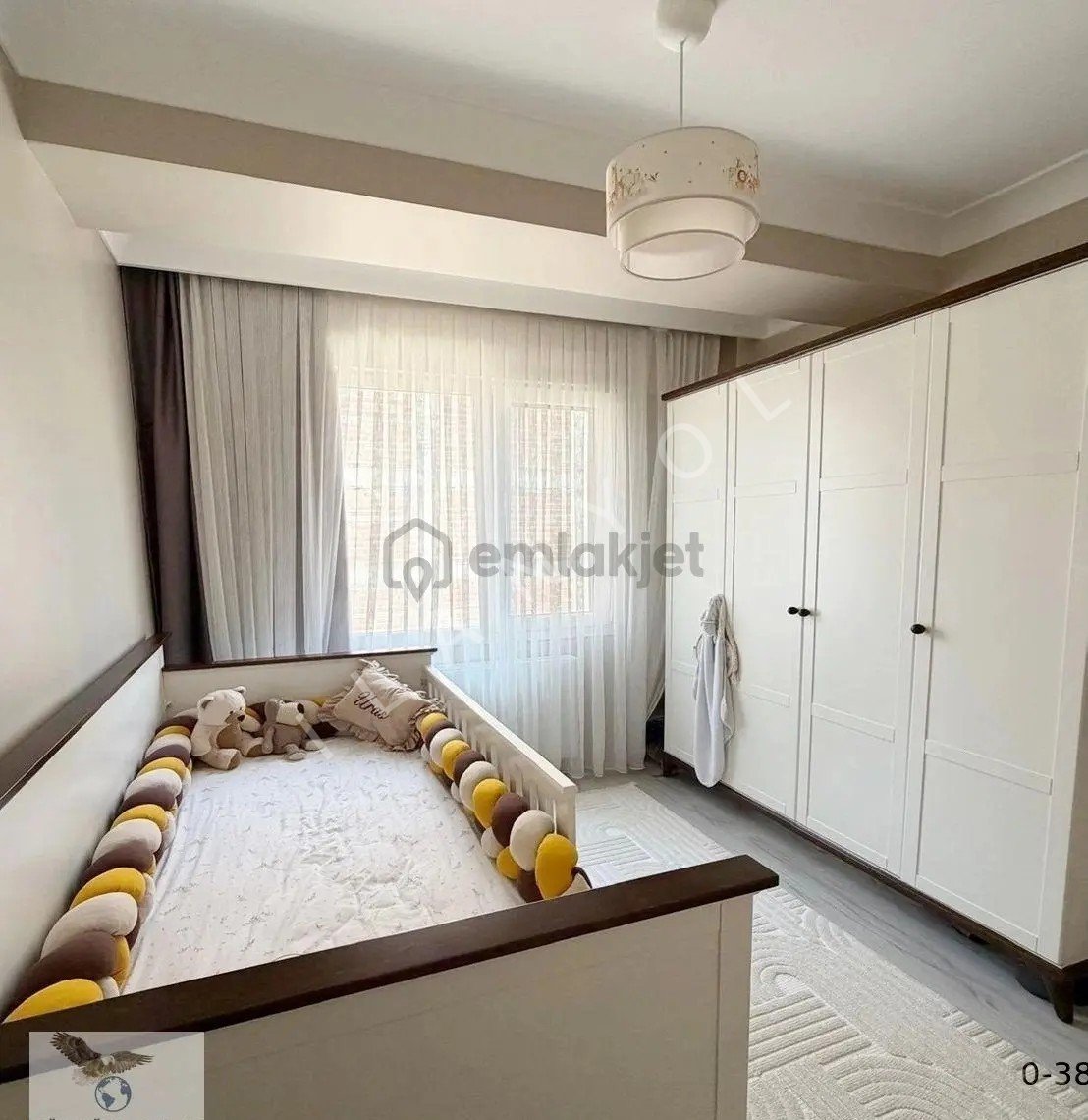 Müslüm Emlaktan Merkezde Yeni Bina 2+1 İhtiyaçtan Satılık Daire