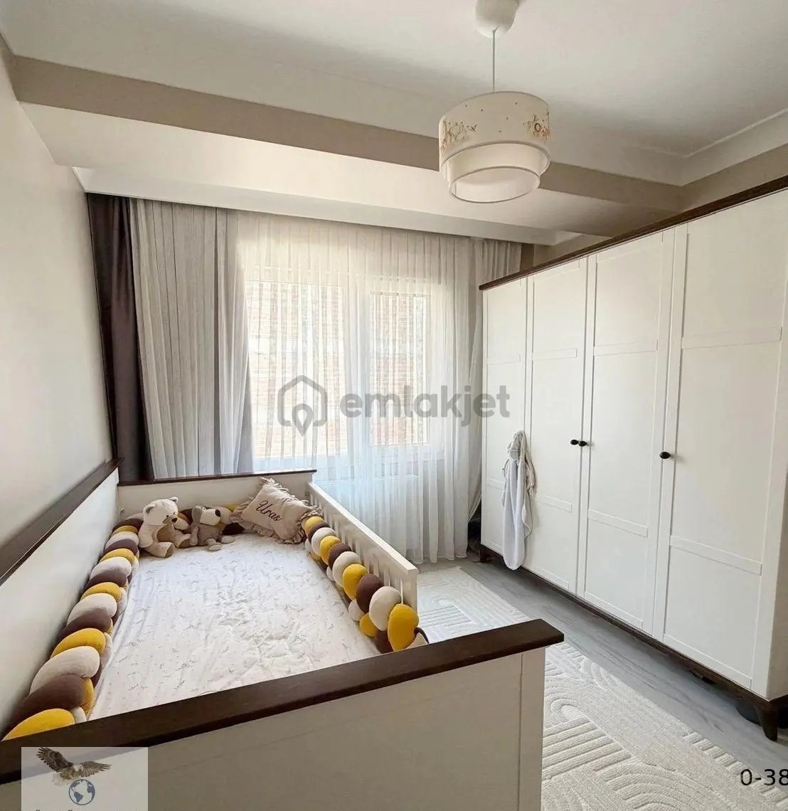 Müslüm Emlaktan Merkezde Yeni Bina 2+1 İhtiyaçtan Satılık Daire