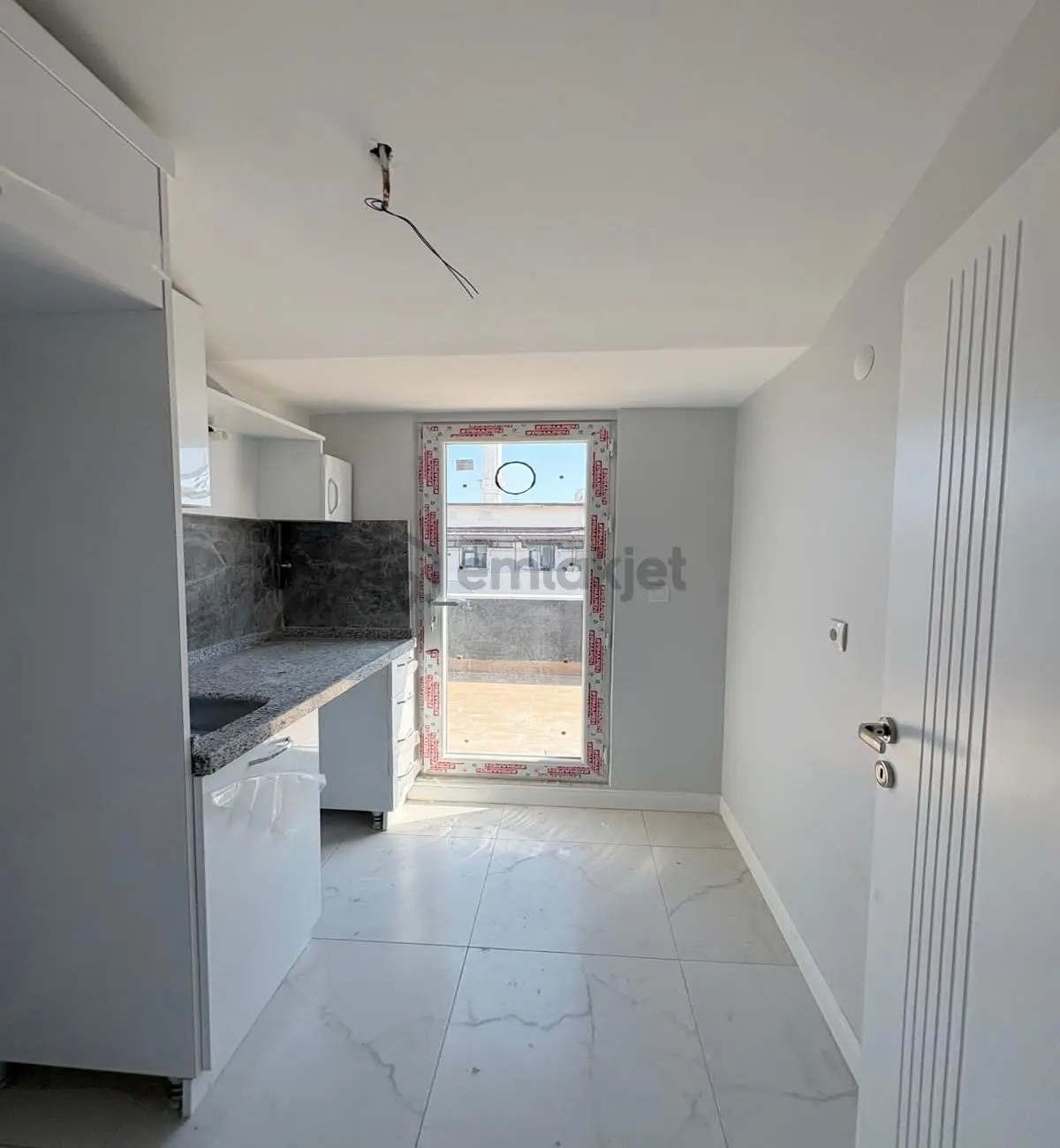 Müslüm Emlaktan Merkezde 4+2 Kapalı Otoparklı Dublex Fırsatı