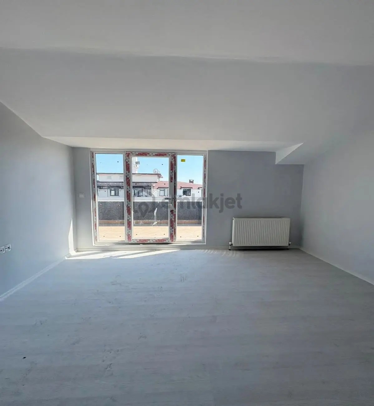 Müslüm Emlaktan Merkezde 4+2 Kapalı Otoparklı Dublex Fırsatı