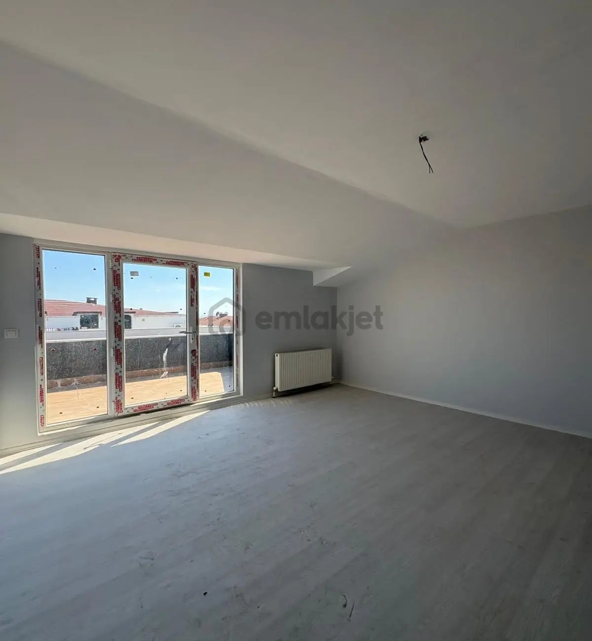 Müslüm Emlaktan Merkezde 4+2 Kapalı Otoparklı Dublex Fırsatı