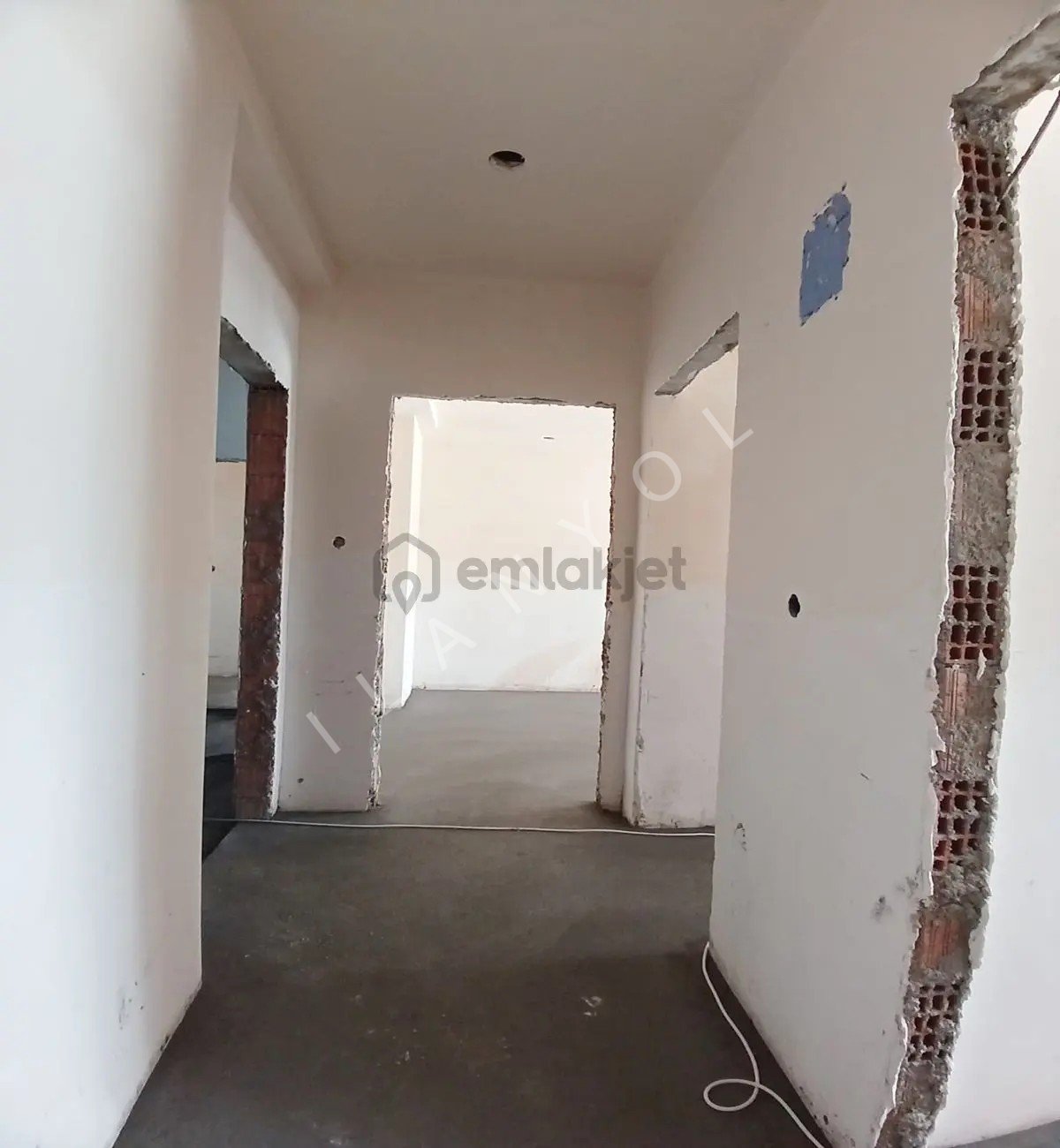 Müslüm Emlaktan Denizköşklerde 1+1 Sıfır Bina Ara Kat Daire