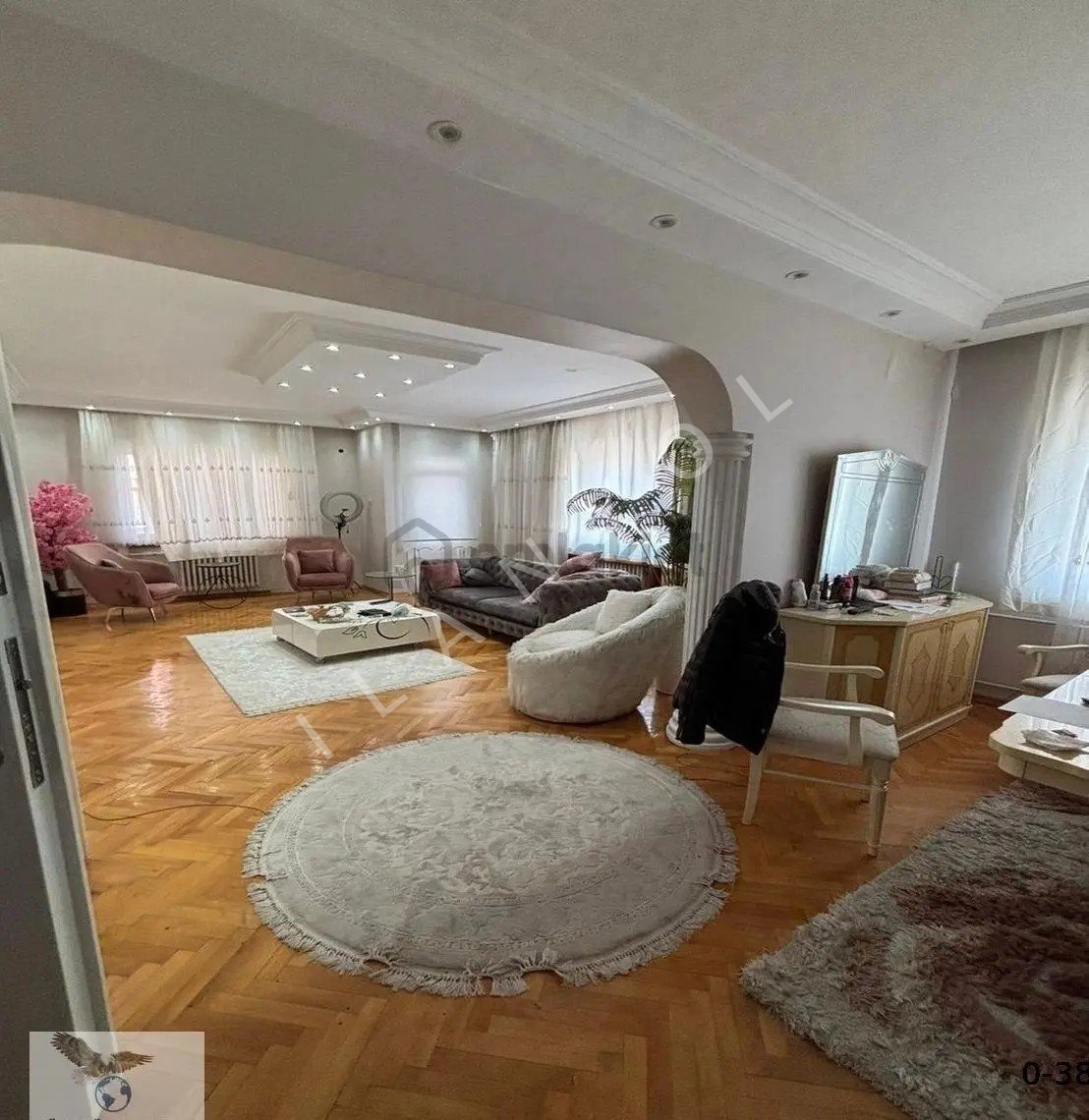Müslüm Emlaktan D.köşklerde 5+2 300 M2 Satılık Dublex