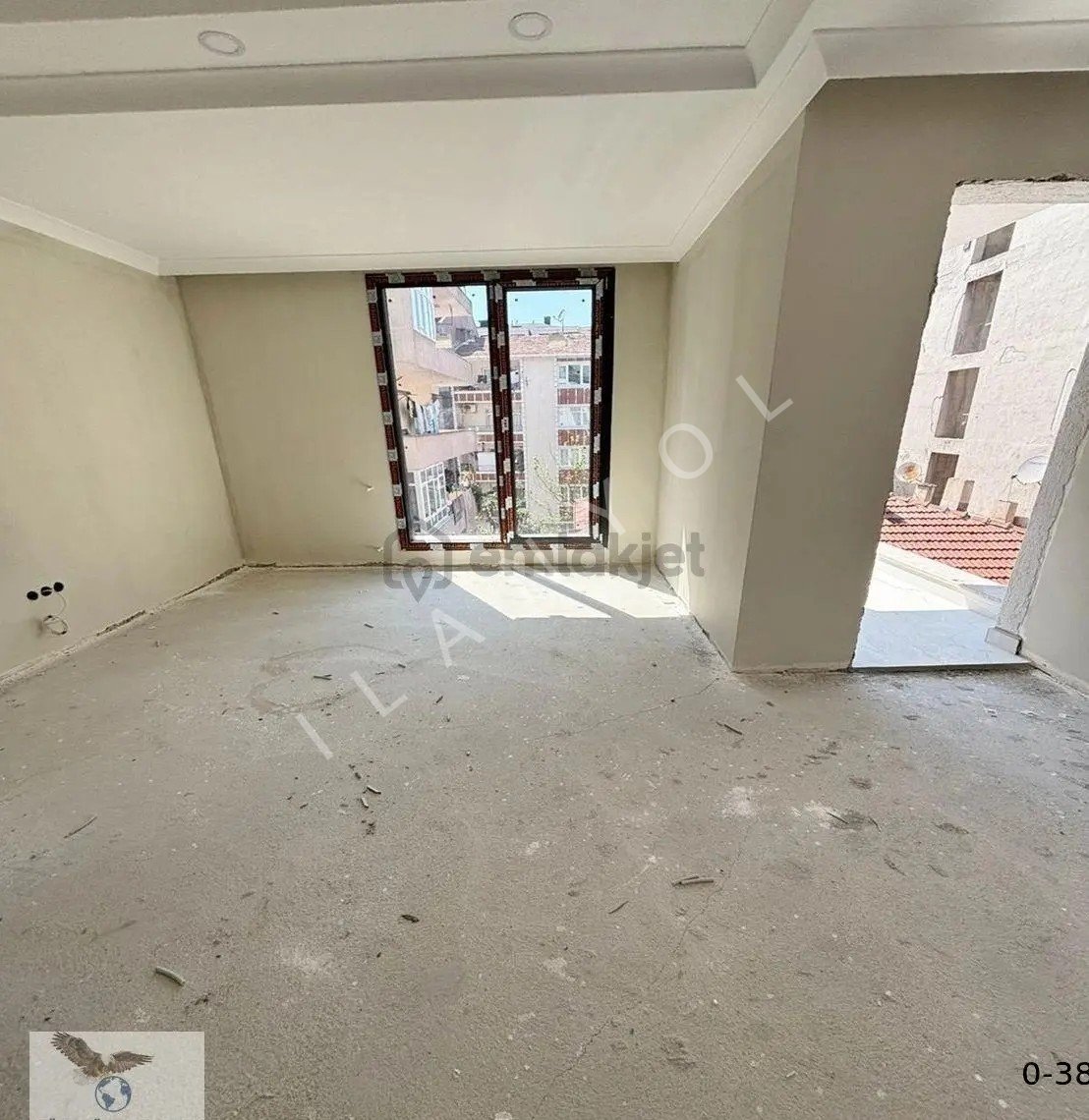 Müslüm Emlaktan Merkezde Sıfır 2+1 Metrobüse Yürüme Mesafesinde