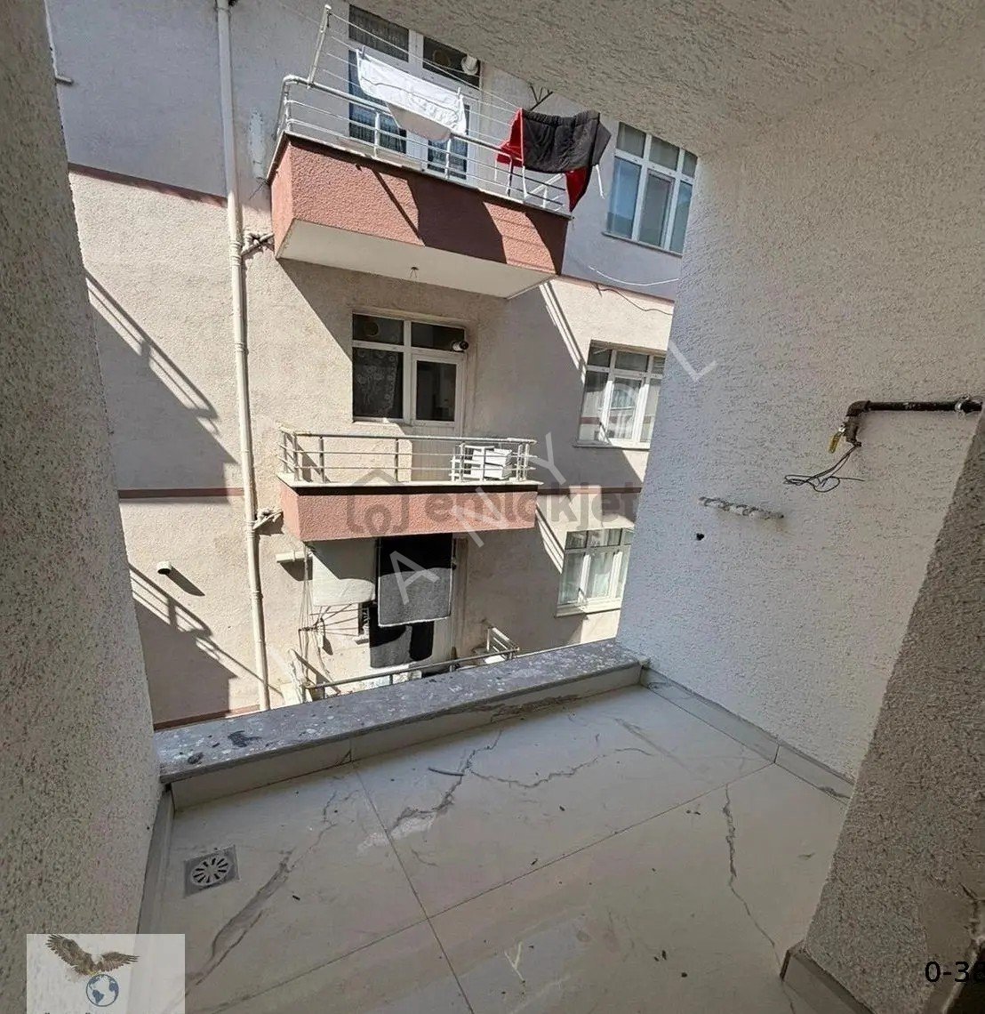 Müslüm Emlaktan Merkezde Sıfır 2+1 Metrobüse Yürüme Mesafesinde
