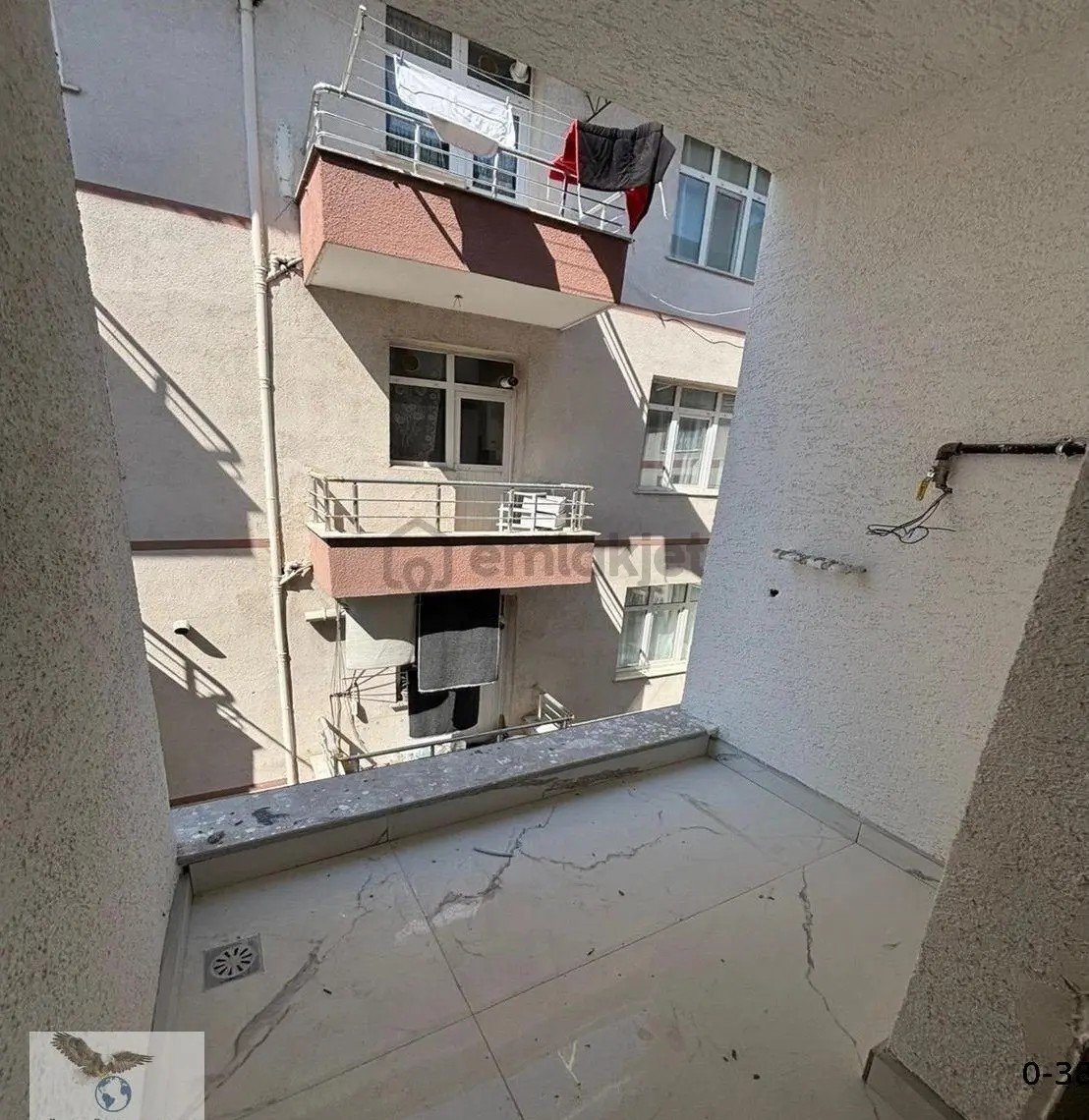 Müslüm Emlaktan Merkezde Sıfır 2+1 Metrobüse Yürüme Mesafesinde